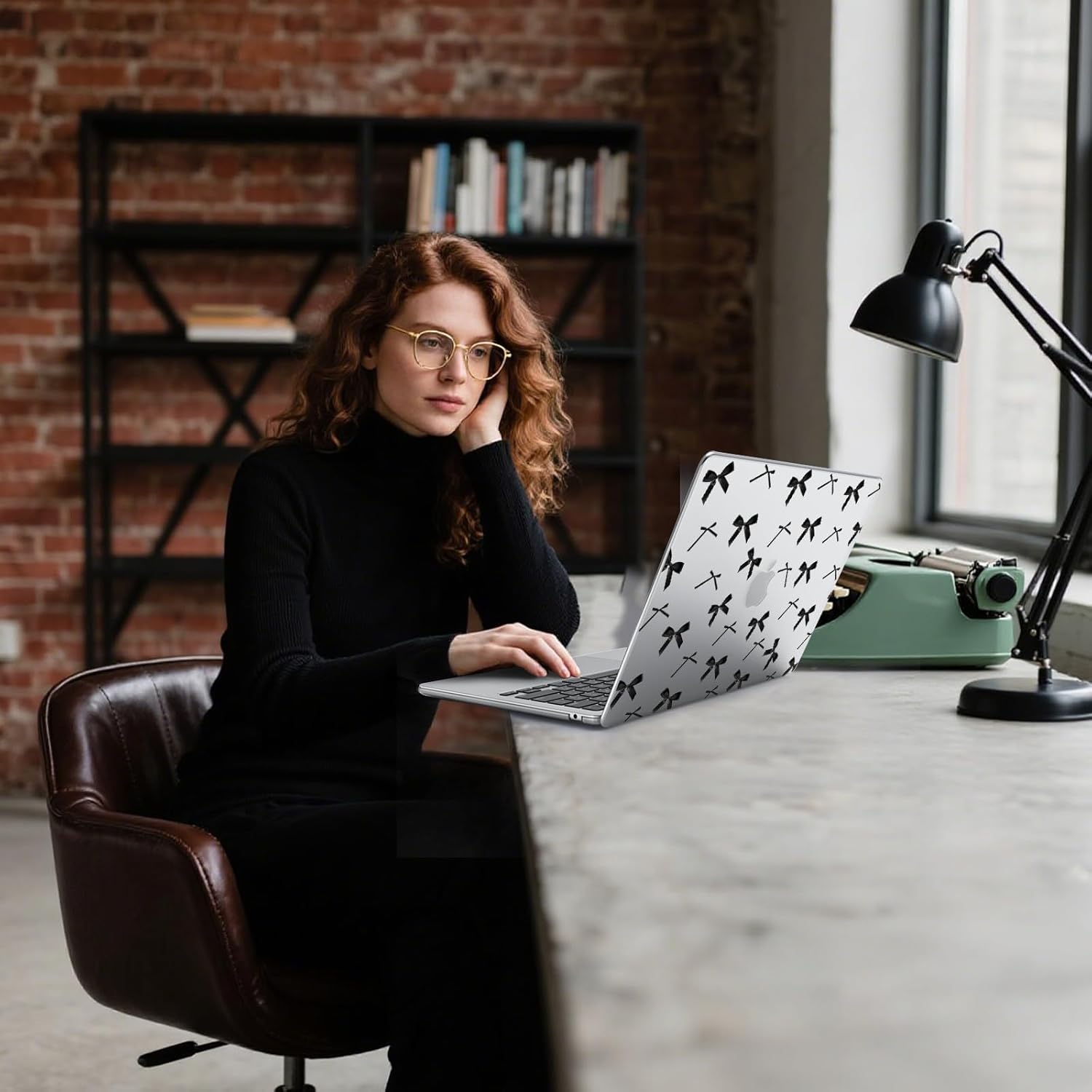 Idocolors Case Compatible with MacBook Air 13 inch 2022 2021 2020 2019 2018 M1 A2337 A2179 A1932, Crystal Hard Shell Protective Cover for MacBook Air 13.3 inch Case (Black Bow)