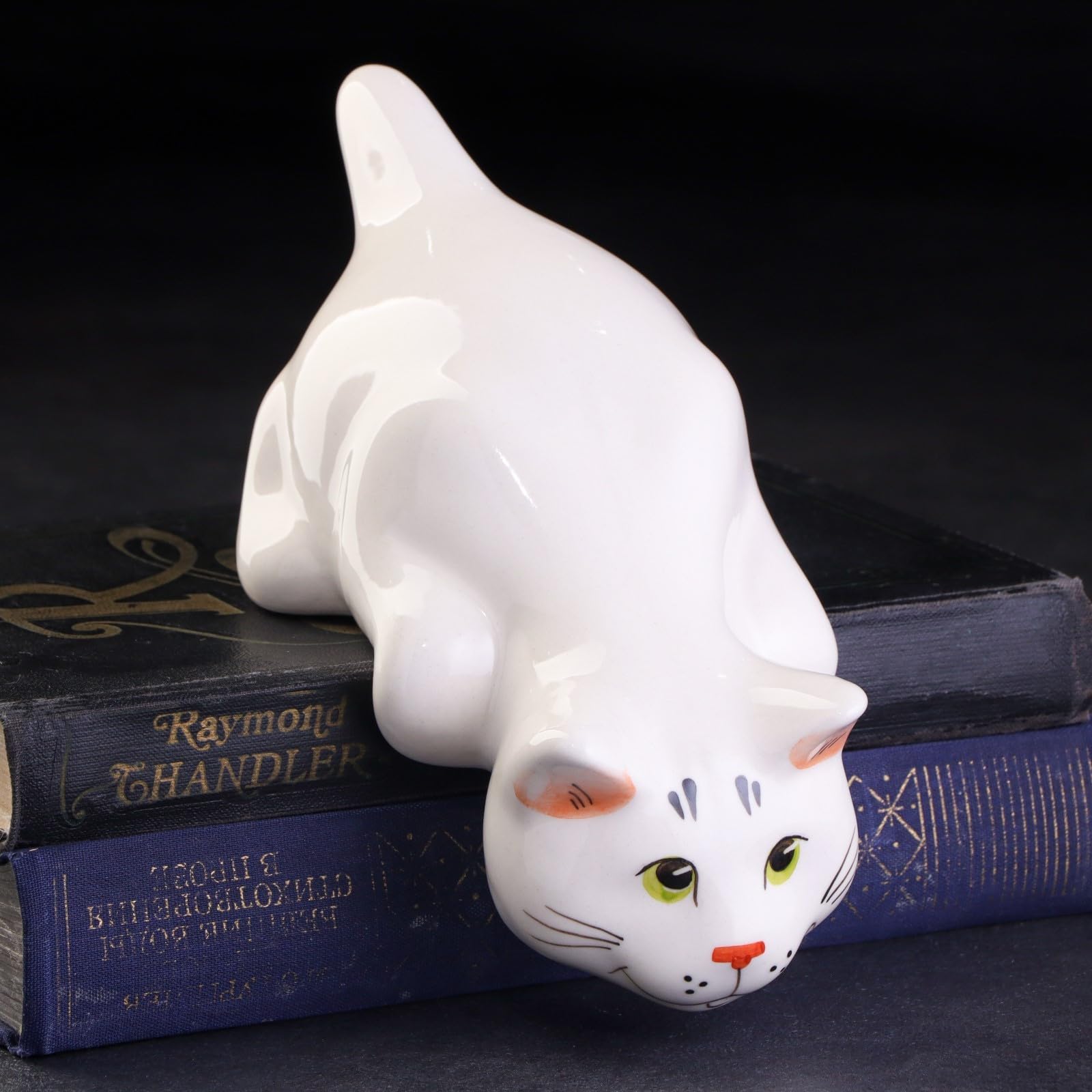 Porcelain Cat Figurine Barsik - White Decorative Statue for Home Decor, 2.8  Inch Interior Souvenir, Durable Porcelain Room Accent Piece. : Amazon.ca:  Home