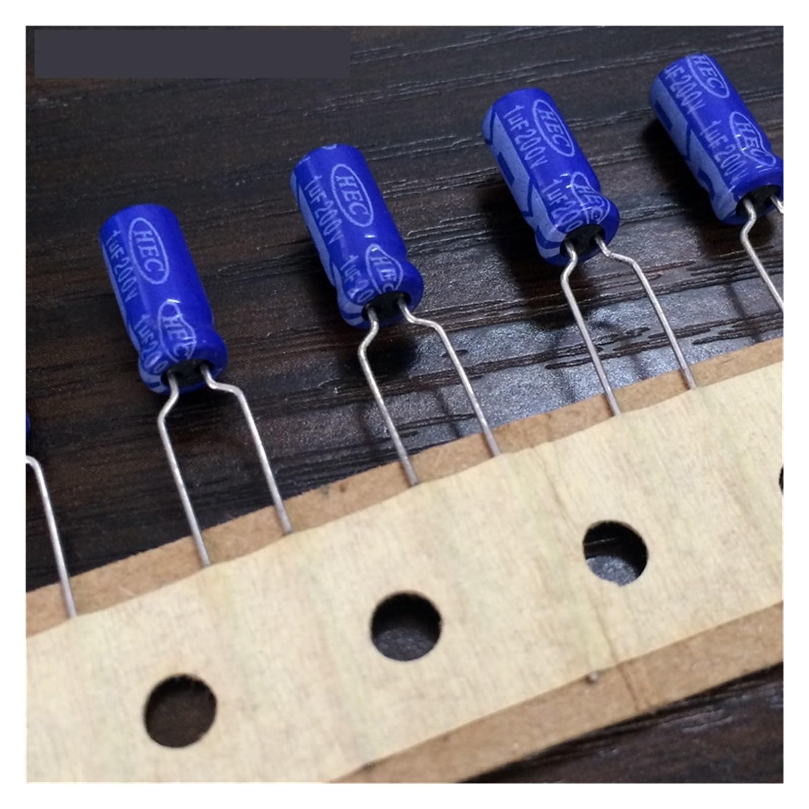 ICXLPMC 20pcs 1uF 200V1UF 5x11mm 200V1uF Aluminum Electrolytic Capacitors