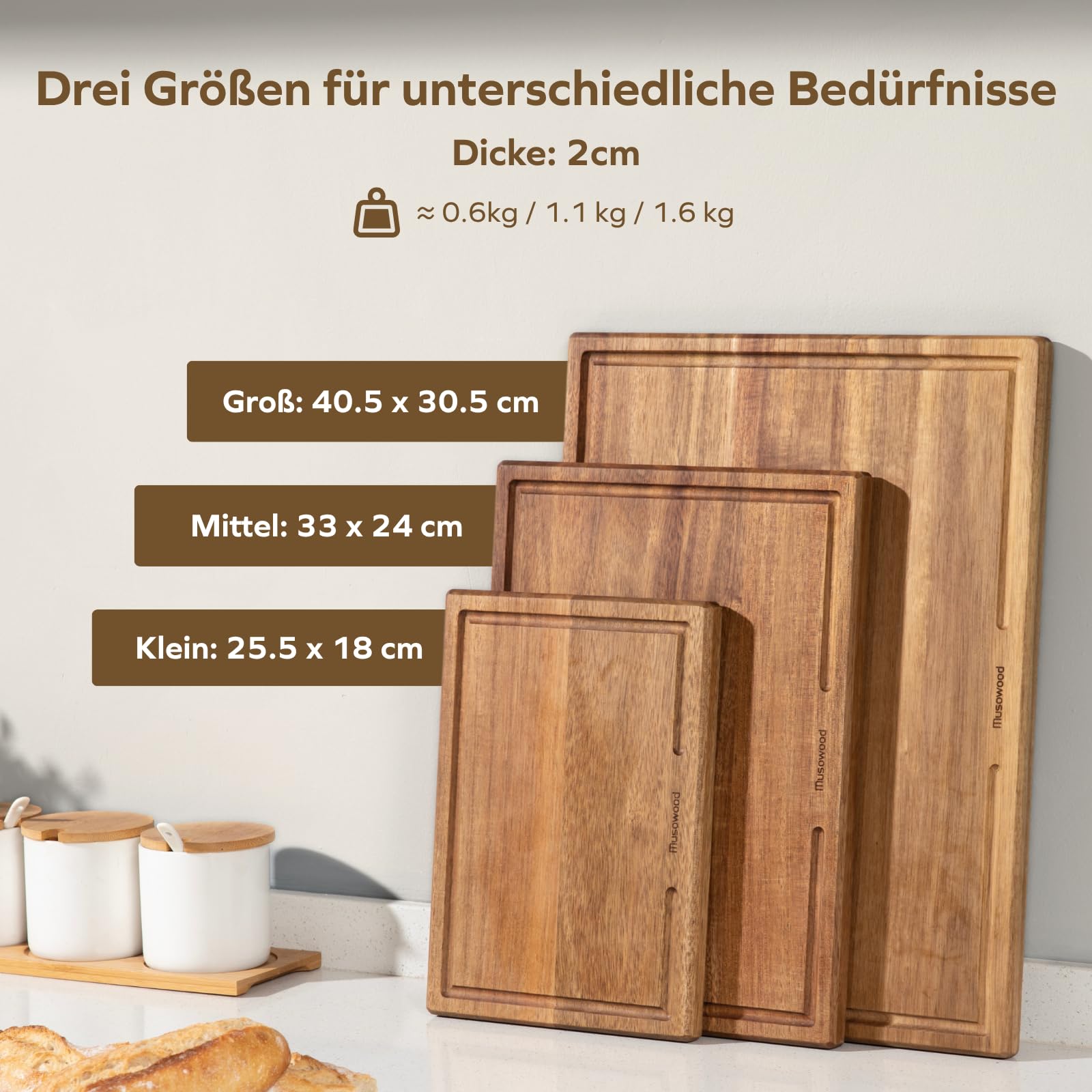 Muso Wood Schneidebrett-Set Akazie Holz 3-teilig mit Ständer (40x30 / 33x24 / 25x18cm) - 2cm Dicke, Saftrille, Messerschonend - Ideales Einweihungsgeschenk