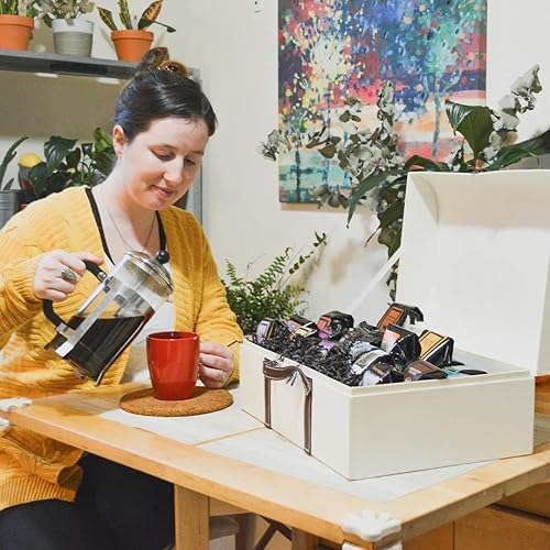 Miniatura 8 de Coffee Beanery Grand Sampler of Coffee - Cesta de regalo  28 muestras de café  100% café arábica especial  Café con sabor gourmet