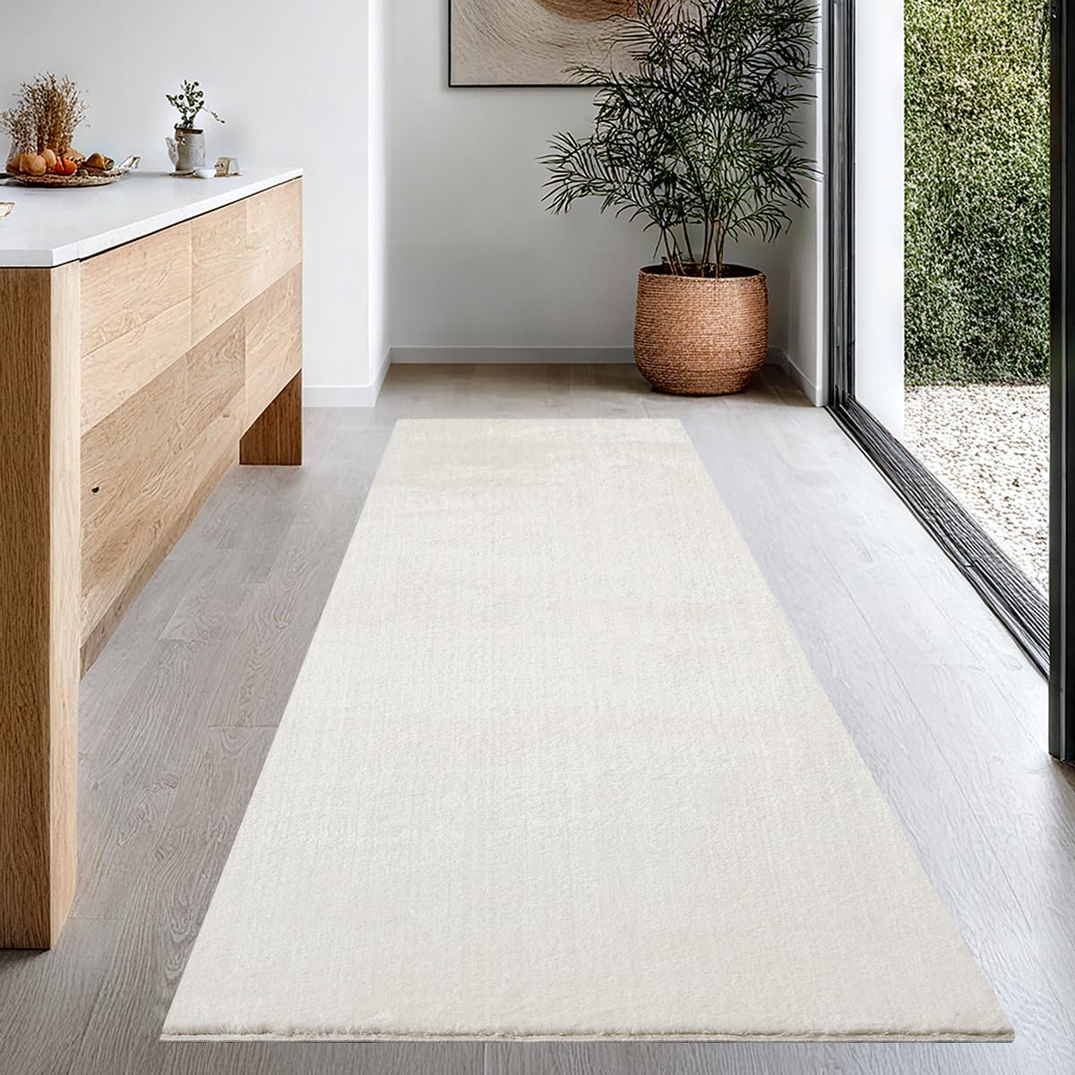 the carpet Relax Rug, Modern, Fluffy, Short Pile, Non-Slip Underside, Washable up to 30°C, Super-Soft, Fur Look, Cream, 80 x 300 cm — image 1