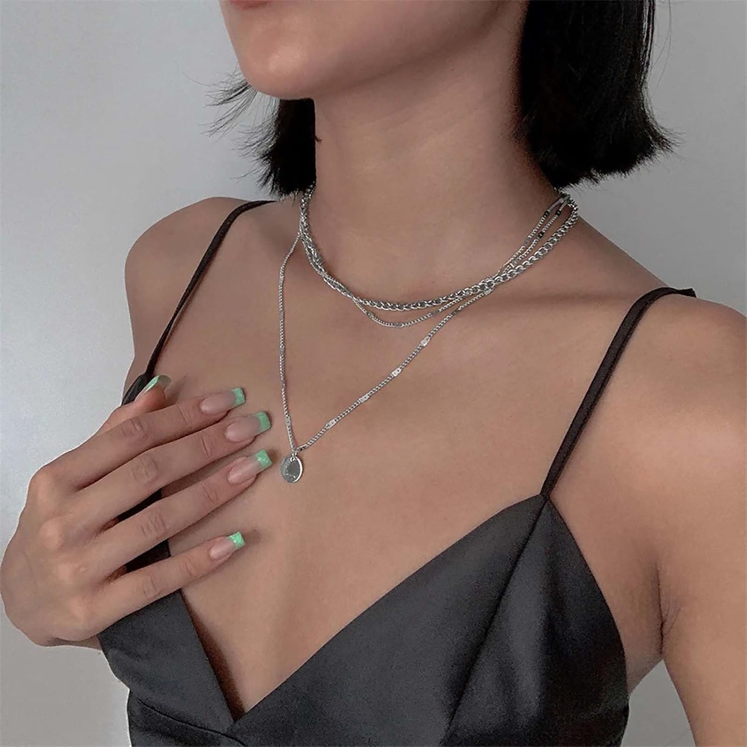 Vintage Layered Coin Necklace Gold Disk Choker Necklaces Round Disc Pendant Necklace Curb Chain Necklaces Round Geometric Choker Jewelry for Women - Image 7