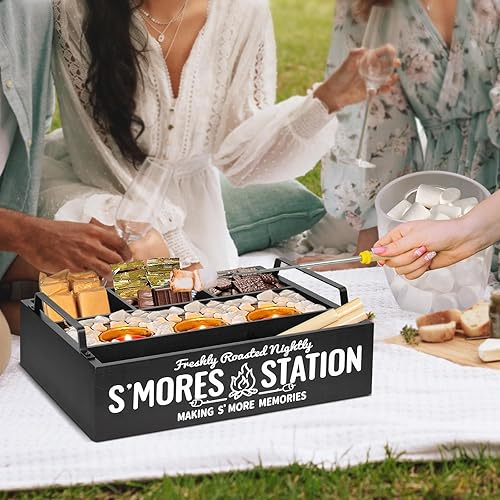 Miniatura 5 de S'Mores Station con 4 palitos de asado de malvavisco, soporte de barra S'mores con asas, organizador de accesorios S'mores, caja para hacer