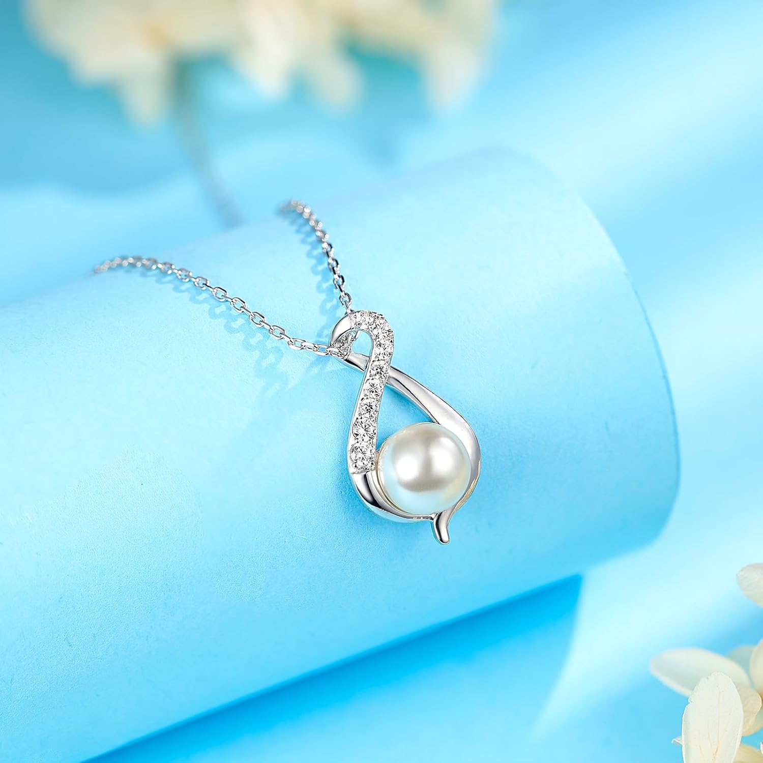 AiliFe White Pearl Necklace for Women, Simple AAA+ Pearl Pendant Chain Necklaces Dainty Silver Wedding Birthday Jewelry with Cubic Zirconia Gift