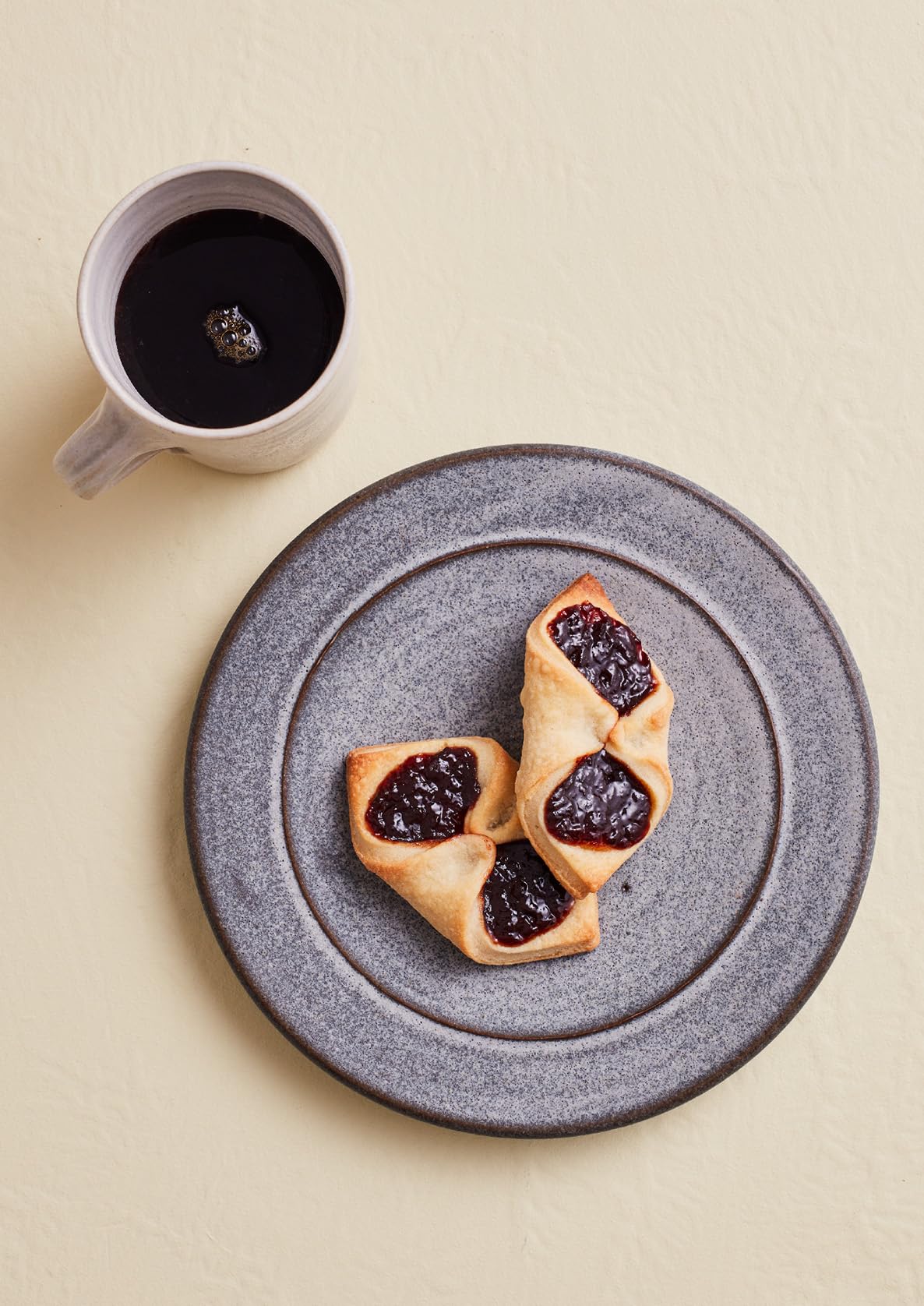 Crumbs. Cookies and sweets from around the world