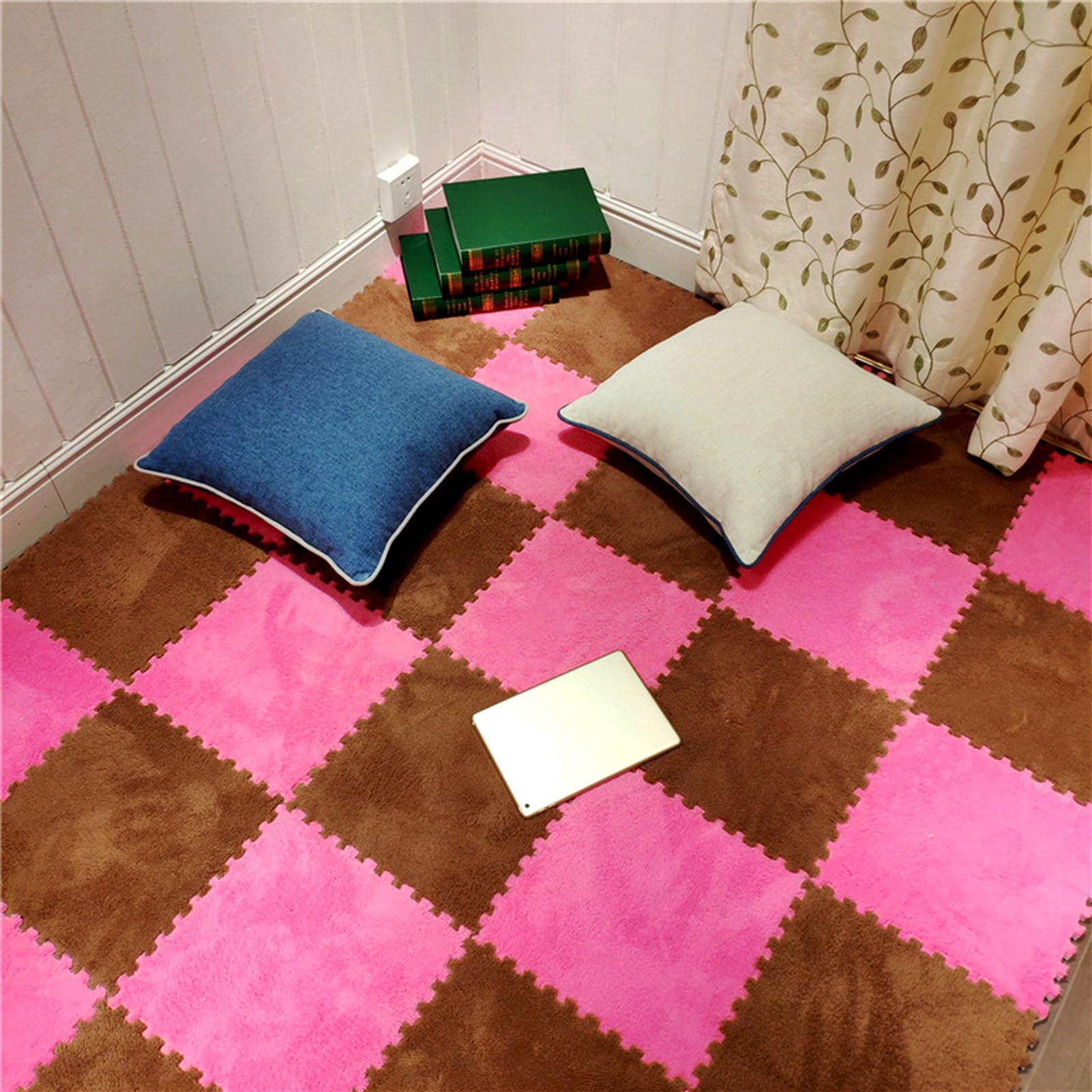 Tappetini In Schiuma Puzzle Da 60 Pezzi, Piastrelle In Moquette Ad Incastro In Peluche, Tappeto Morbido Per Area Puzzle, Mantieni Caldo, Casa, 12X12 Pollici (Caffè Scuro + Rosa Rossa 0,39 Pollici)