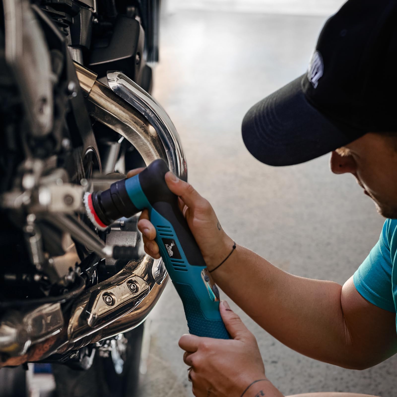 AUTIWOZ Akku Poliermaschine auto, Mini Poliermaschine für auto 30mm/75mm,Kratzerentfernung mit 12V 2.0Ah Li-Ion Akkus, 6 Geschwindigkeiten für Auto Detailing und Wachsen W62