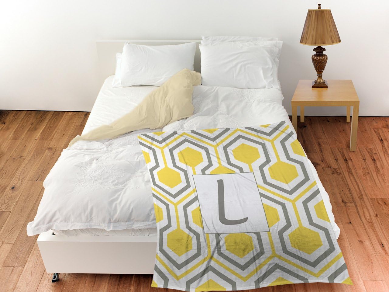 Manual Woodworkers & Weavers Coral Fleece Throw, 30 by 40-Inch, Monogrammed Letter L, Yellow Honeycomb