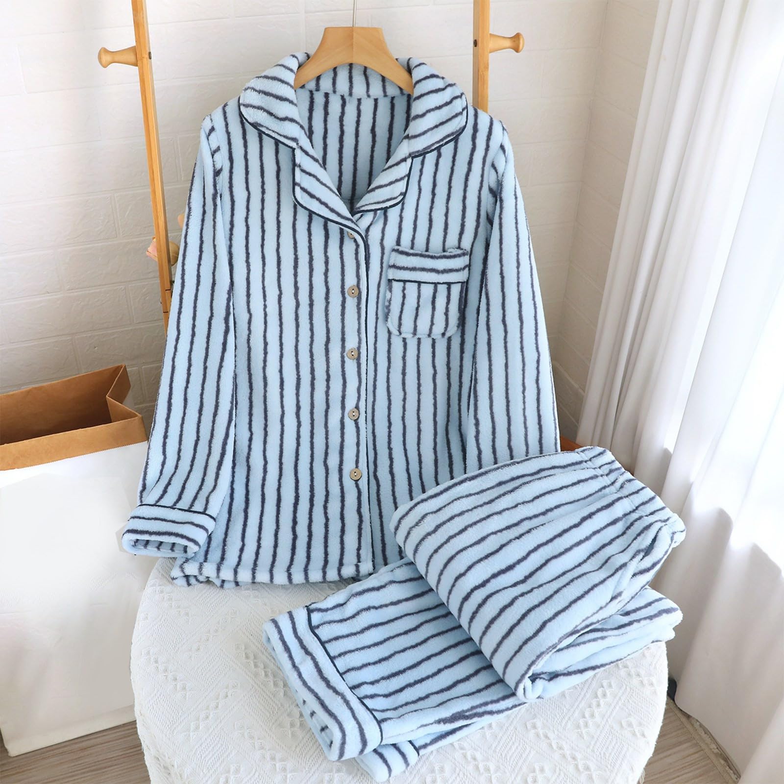 Genérico Pijama Hombre Invierno Pijama Hombre Polar De Franela Ligera con Solapa Y Pantalón Cómodo Ideal para Sueño Y Descanso En Casa