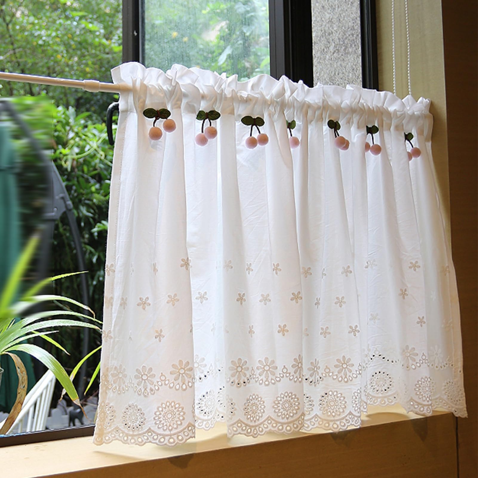 Rideau brise-bise en coton et lin blanc 50x53cm brodé floral pour café