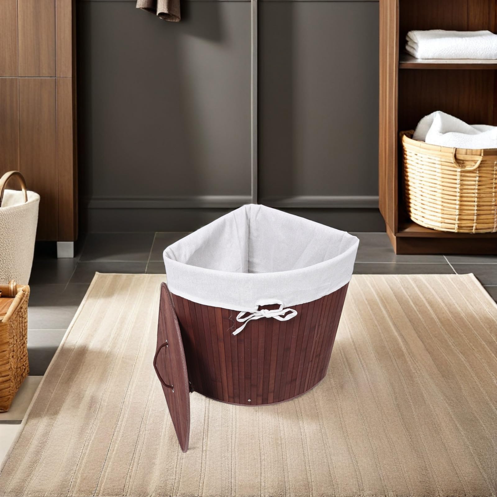 Holibanna Cesto Portabiancheria Angolare Triangolare Design Salvaspazio in Bambù con Rivestimento, Superficie Liscia Facile da Pulire per Bagno e Casa