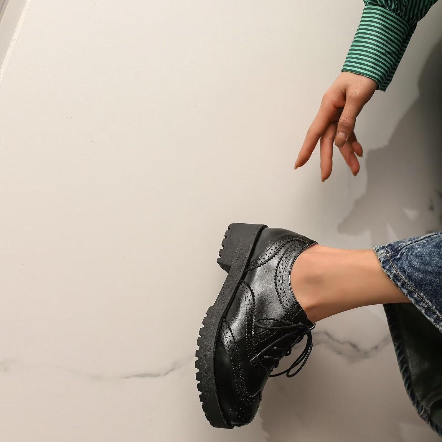 Agodor Wingtip Oxford Shoes Lace up Low Chunky Heels Brogues Retro Round Toe Platform Oxford Shoes for Women (US7, PU Black) - Image 2