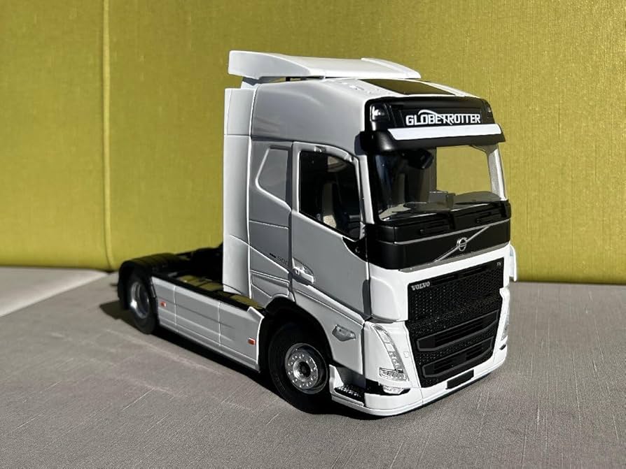 Amazon | solido 1/24 Volvo FH16 Globetrotter XL 2022 ホワイト Amazon | solido 1/24 Volvo FH16 Globetrotter XL 2022 ホワイト