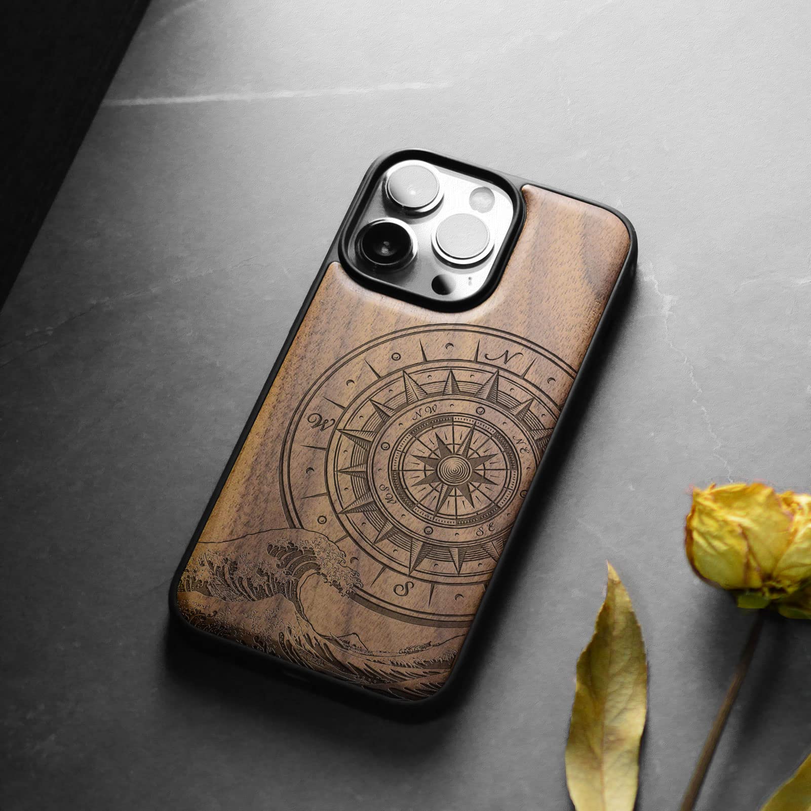 Carveit Custodia per iPhone 14 Pro Cover avec magnetico Cover Legno Unique [Noce Legno] Ricarica Compatibile con 14 Pro MagSafe Paraurti Robusto TPU (La bussola al largo delle grandi onde)