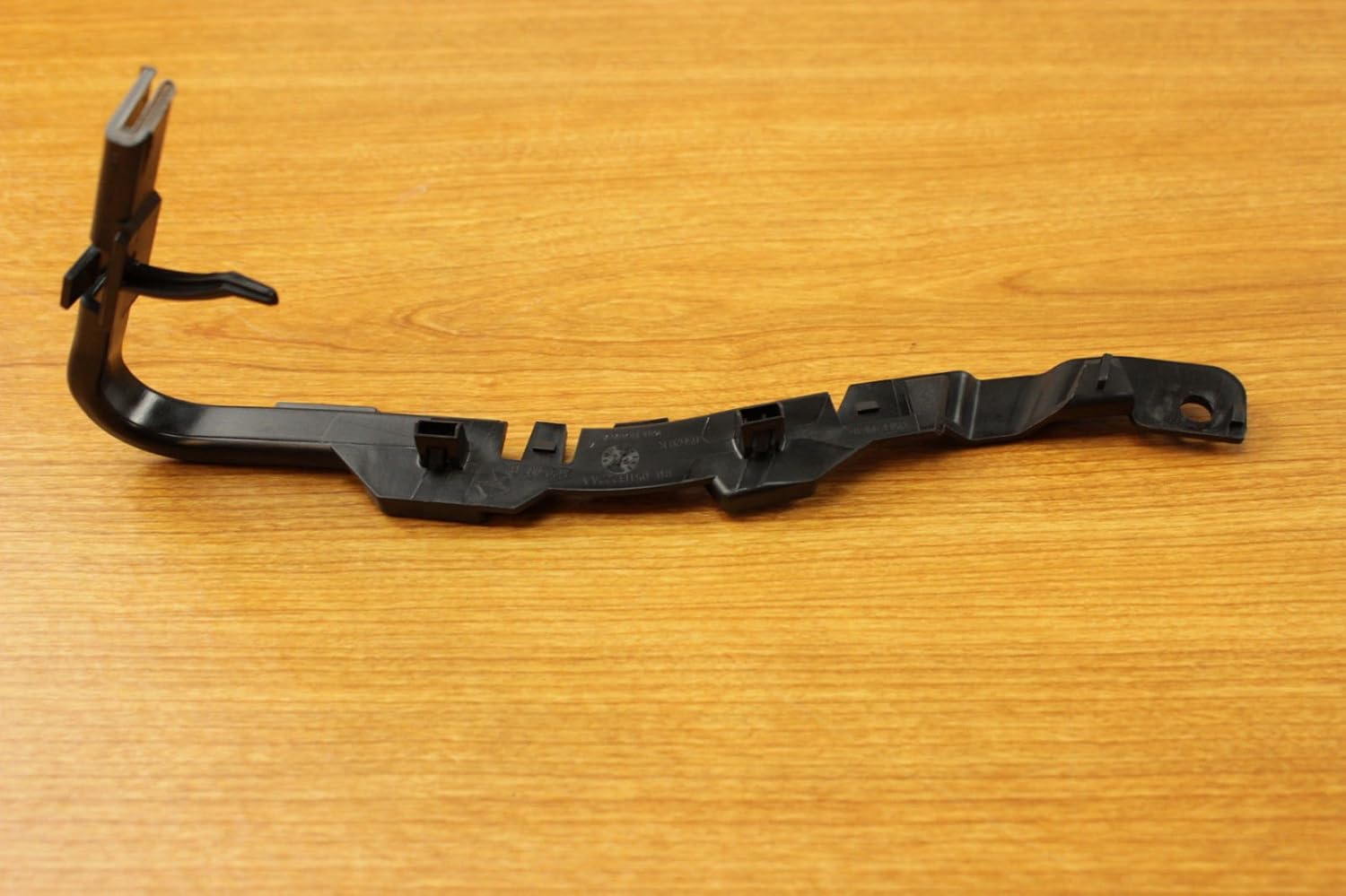 Chrysler Town & Country Set Of Front Bumper Retaining Clips OEM
