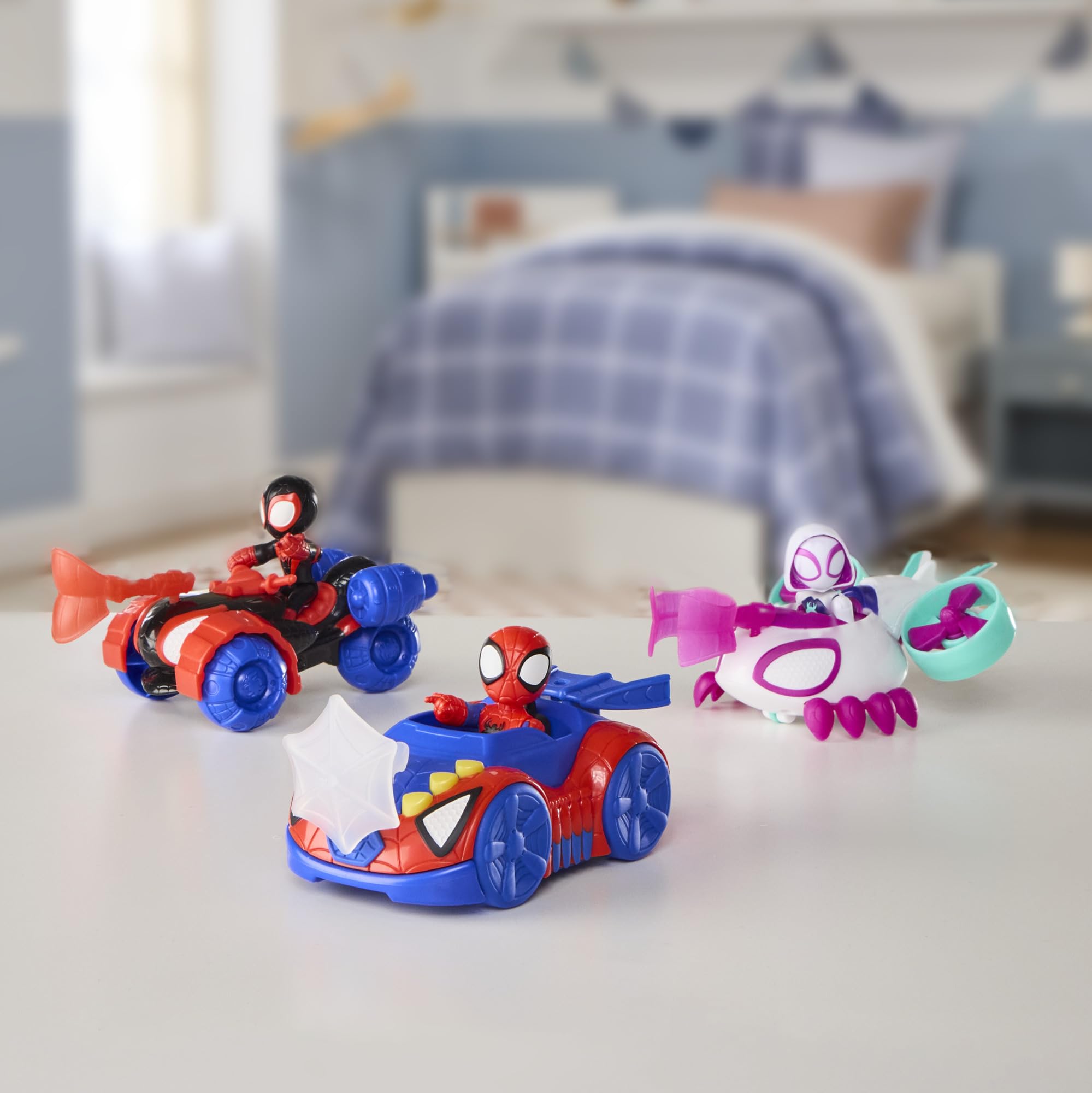 Marvel Spidey and His Amazing Friends, Bólido arácnido, Figura de acción y Coche de Juguete