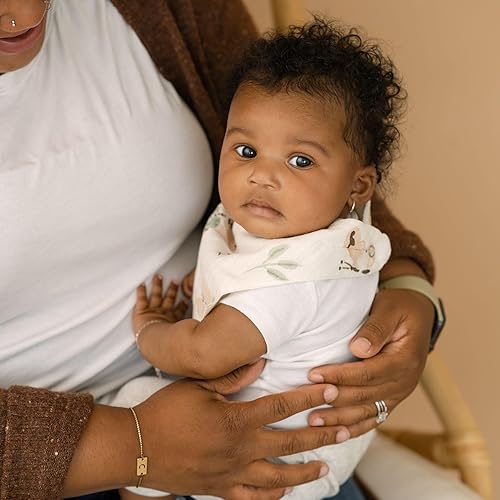 Vista 16 de Crane Baby Juego de baberos de muselina suave, ajustable y absorbente, estilo bandana para niños y niñas, río, 3 piezas, 18.5 x 9 pulgadas