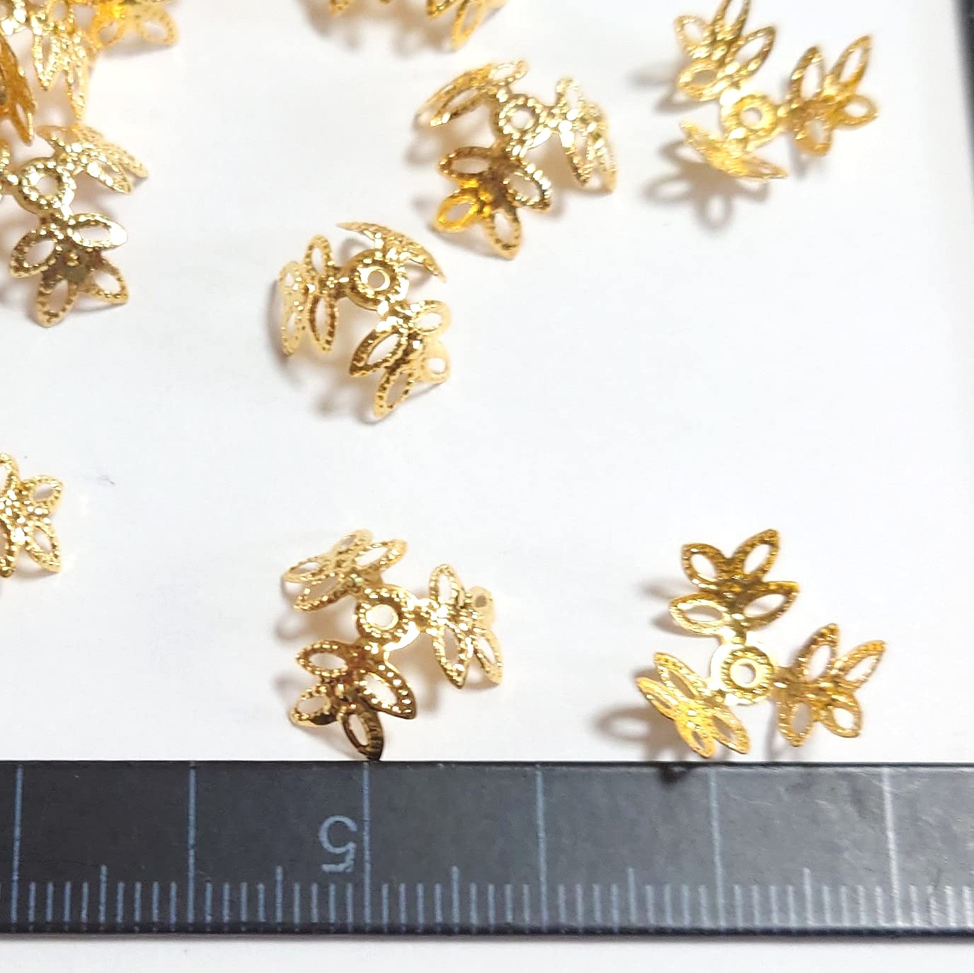 Amazon.co.jp: ビーズキャップ 14mm リーフ ゴールド 花座 座金 100 