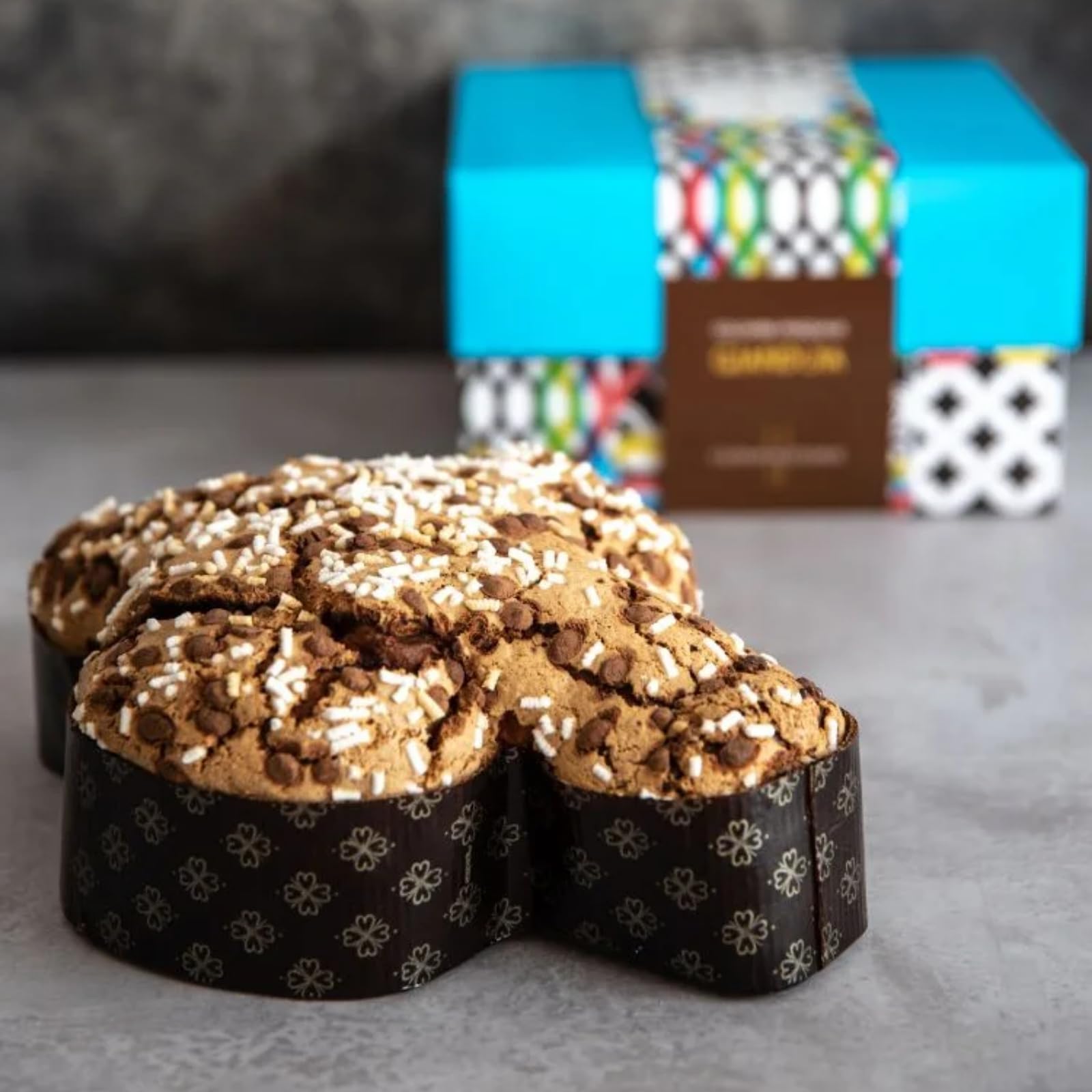 CANNAVACCIUOLO - Colomba al Gianduia con Cioccolato al Latte Gocce di Cioccolato e Granella Croccante Dolce da Forno 750g