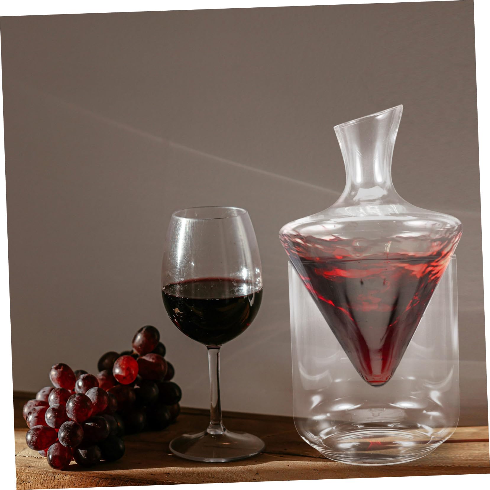 Decantador Diseño Clásico de Vidrio Transparente Inclinado para Vino | Cubo de Hielo Transparente, Acabado Fino y Forma Especial, Estilo Moderno y Elegante
