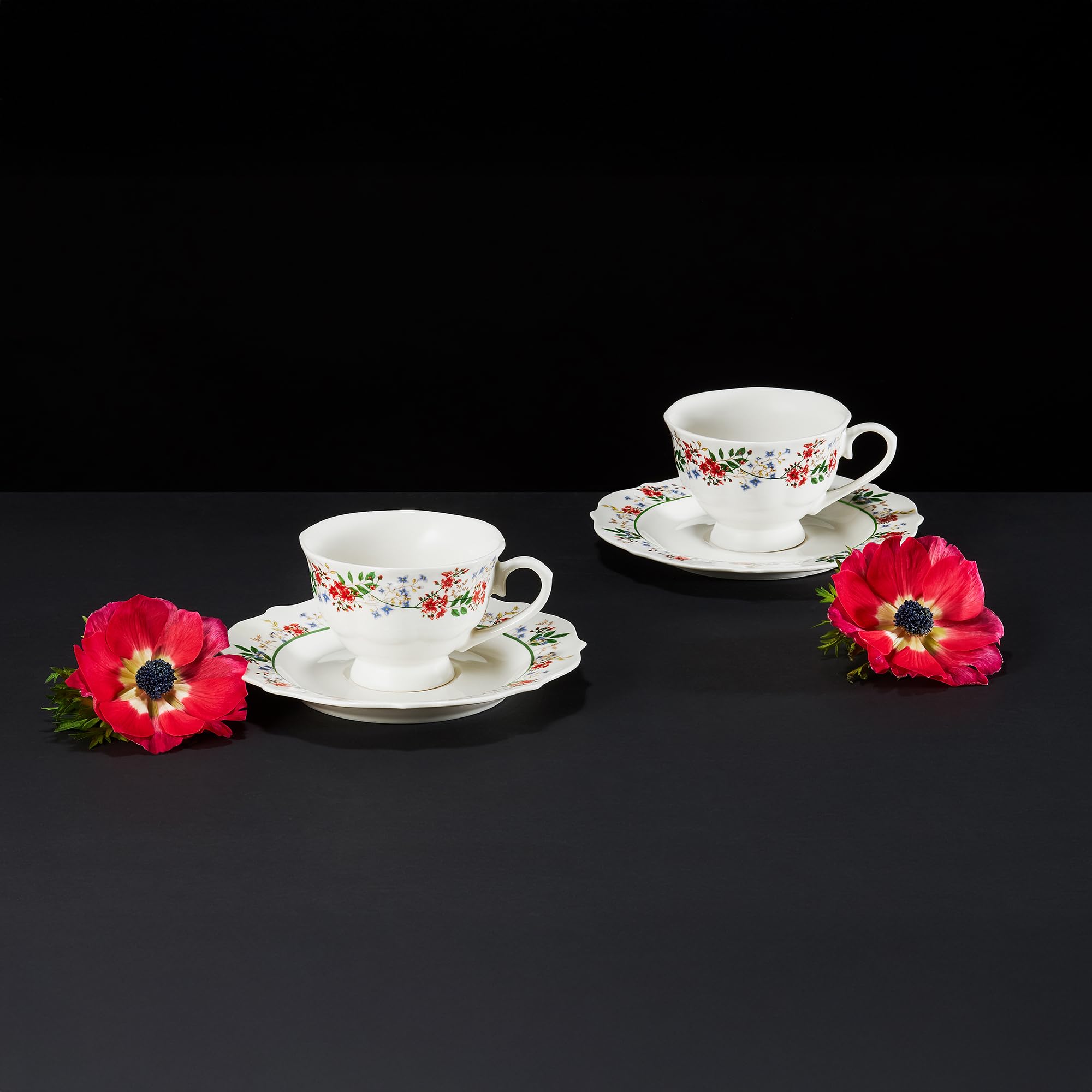 AMBITION Serwis Kawowy Rosalia dla 6 Osób Porcelana Biały z Kwiatowym Wzorem 12 Elementów 6 Filiżanek 200ml i 6 Spodków 17cm