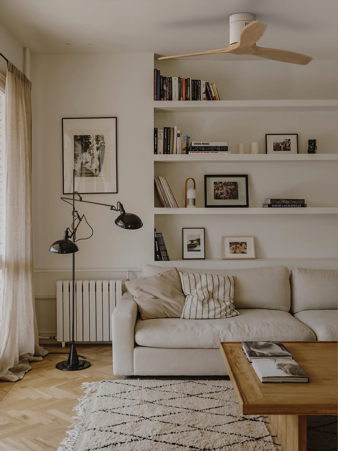 CREATE / WINDCALM M/Ventilateur de plafond ABS avec Wifi et télécommande blanc pales effet bois clair / 40W, silencieux, Ø132 cm, 6 vitesses, minuterie 1 à 4 heures, fonction été-hiver
