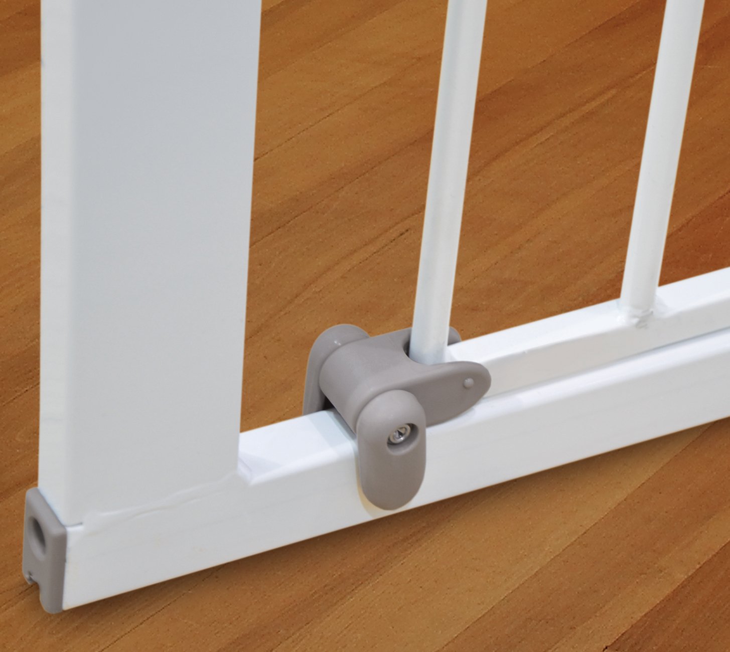 Munchkin Easy-Close Metal Gate, White