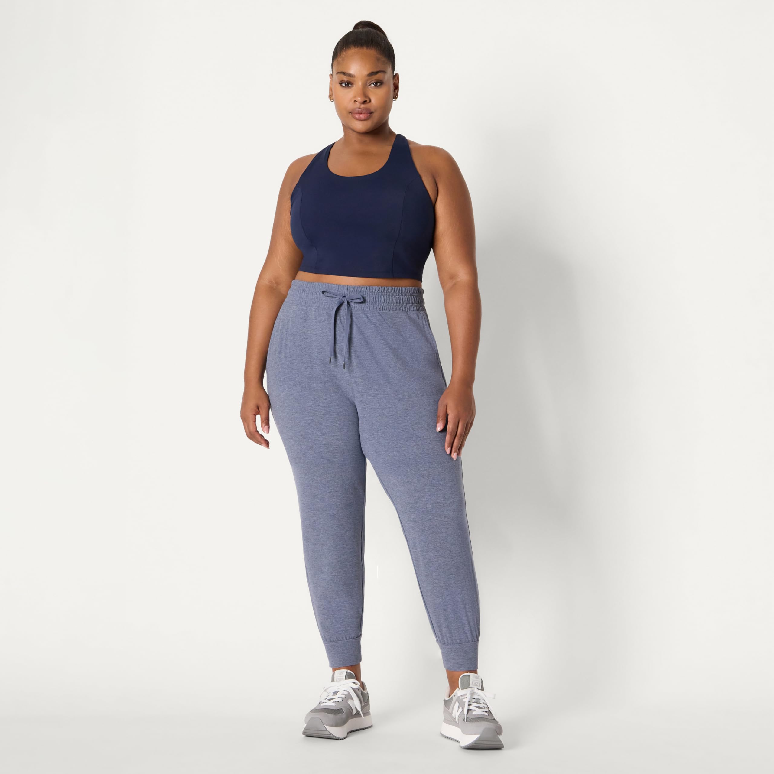 Amazon Essentials Damen Athletische, Weiche, Leichte Stretch-Trainings-Jogginghose Trainingshose