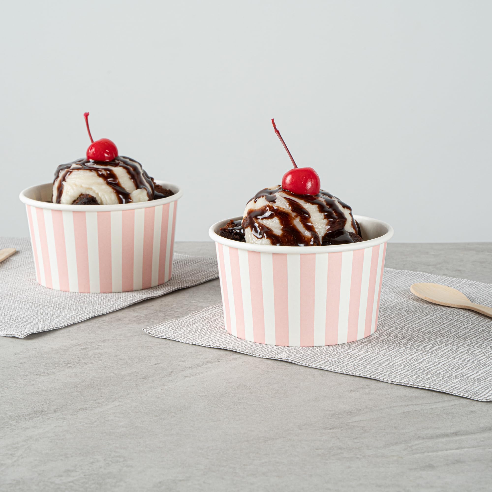 Restaurantware Coppetta - Vasos de postre de 8 onzas, 50 vasos desechables para helado, tapas se venden por separado, cuencos de papel FroYo resistentes, color rosa y blanco, para alimentos fríos y