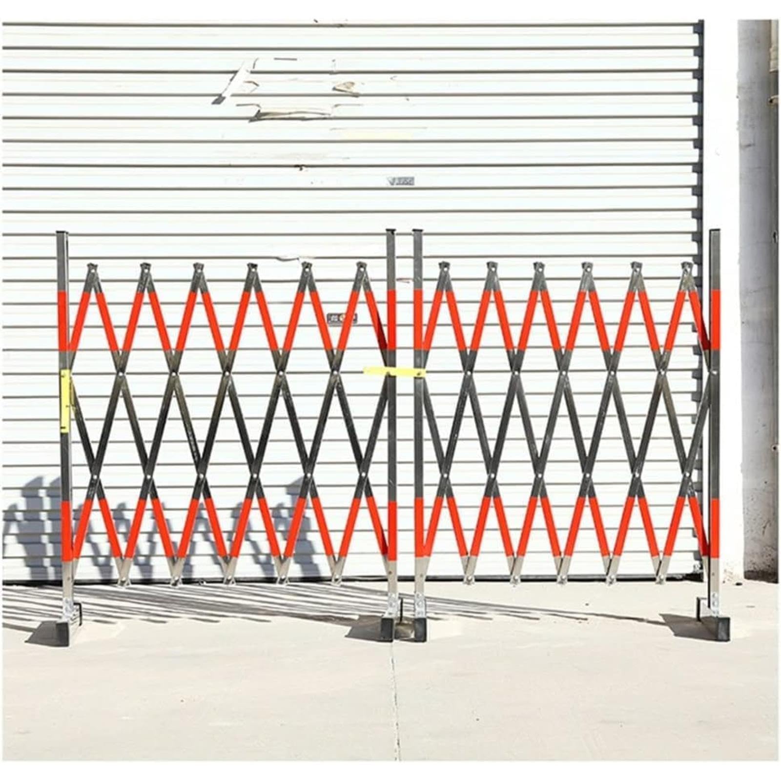 GDMDPTE Portable Traffic Barriers, Expandable Mobile Crowd Control Barricades for Outdoor Use, Ideal for Construction Zones and Festivals