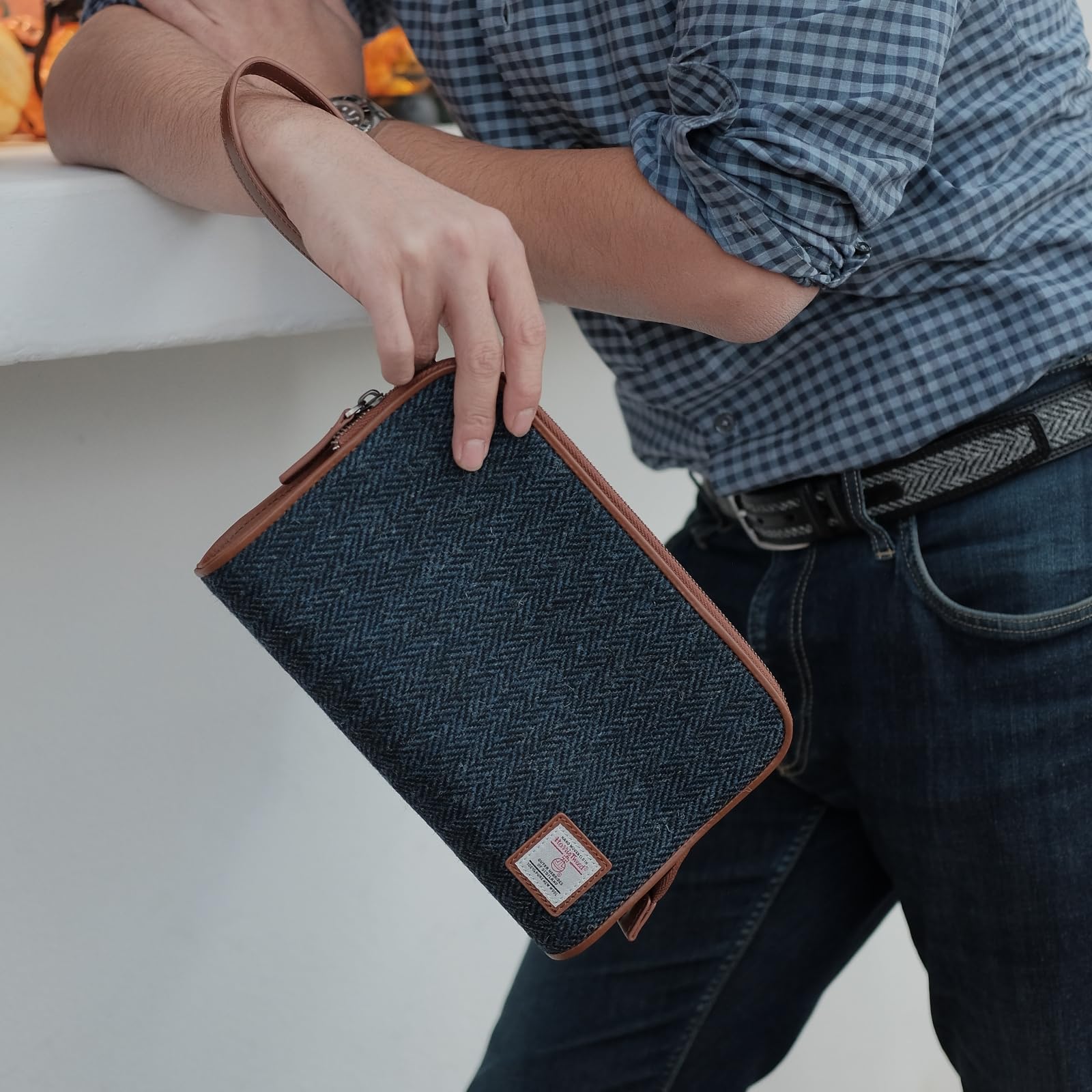 TAILORMAP Harris Tweed - Pochette da uomo in lana e pelle, borsa da polso da lavoro, grande borsa a busta