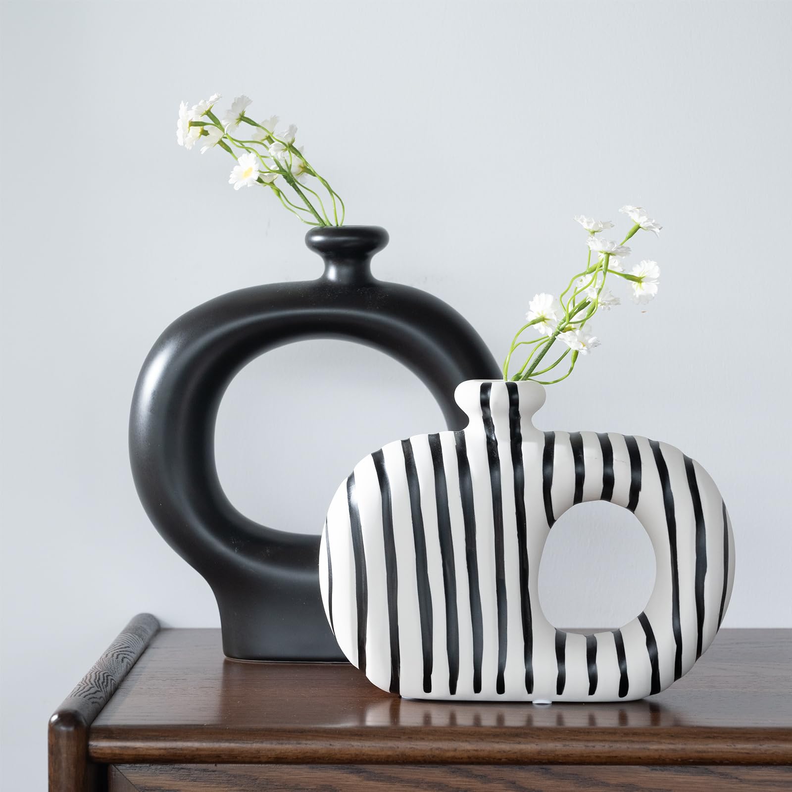 Relexome Keramikvasen, 2er-Set, modern, gestreift, Donut-Blumenvasen, minimalistisch, nordischer Stil, Schwarz und Weiß, dekorative Vasen für Heimdekoration, Tischdekoration, Wohnzimmer, Bücherregal
