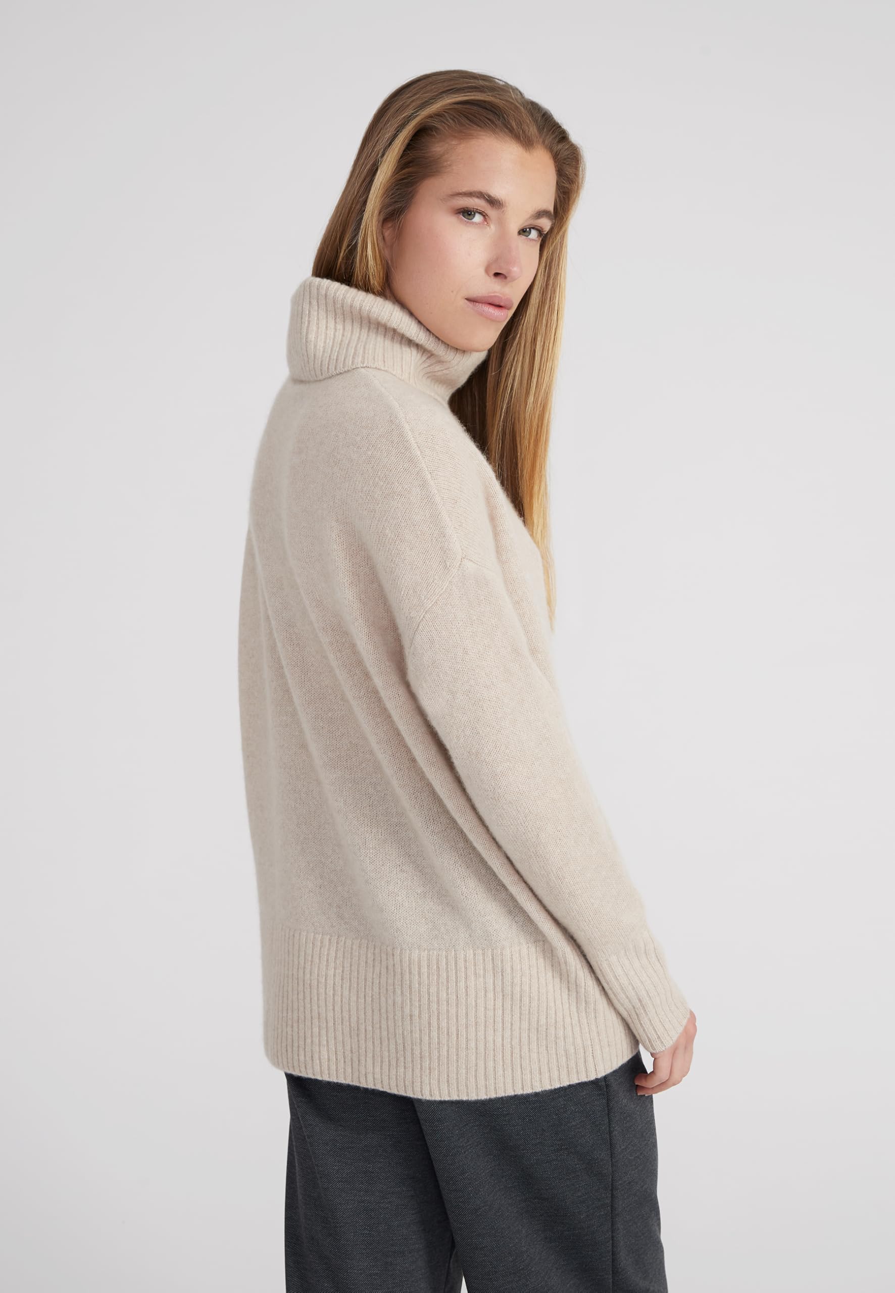 Style & Republic Damen Rollkragenpullover mit Oversize-Passform aus 100% Kaschmir, großzügig geschnitten, stilvoller Premium-Cashmere-Strickpullover mit Turtleneck für Herbst und Winter