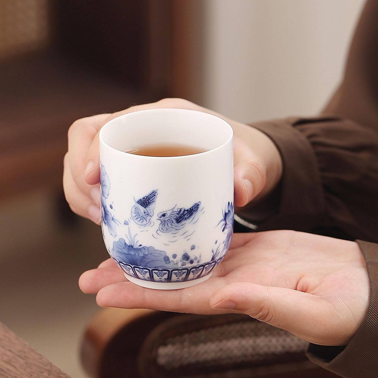 Enamel Ceramic Tea Set, Large-capacity Portable Teapot, Blue and White Porcelain Thin-walled Teacups with Tray, Perfect for Father's Day, Mother's Day, Birthdays, and Christmas