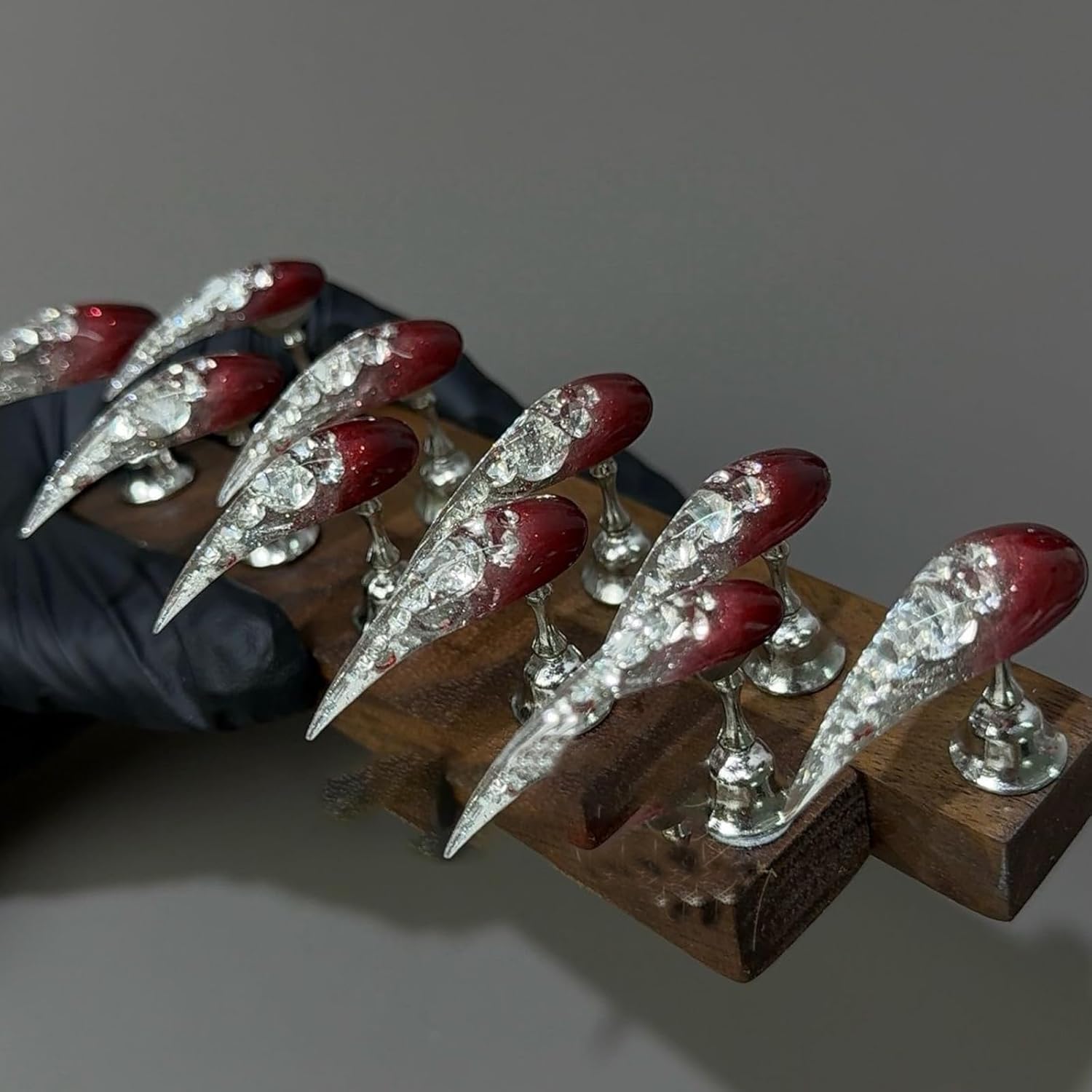 Luxury Eagle Claw Press on Nails,10 Pcs 3D Silver Glitter Dragon Claw Art Long Curved Reusable Stiletto Press on Nails Full Cover Size S