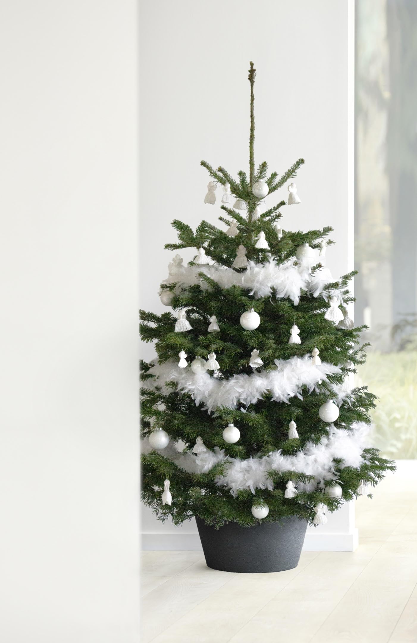 Ecopots Weihnachtsbaumständer Dunkelgrau aus recyceltem Kunststoff, stabil & UV-beständig für Bäume bis 3m Höhe, innen & außen geeignet
