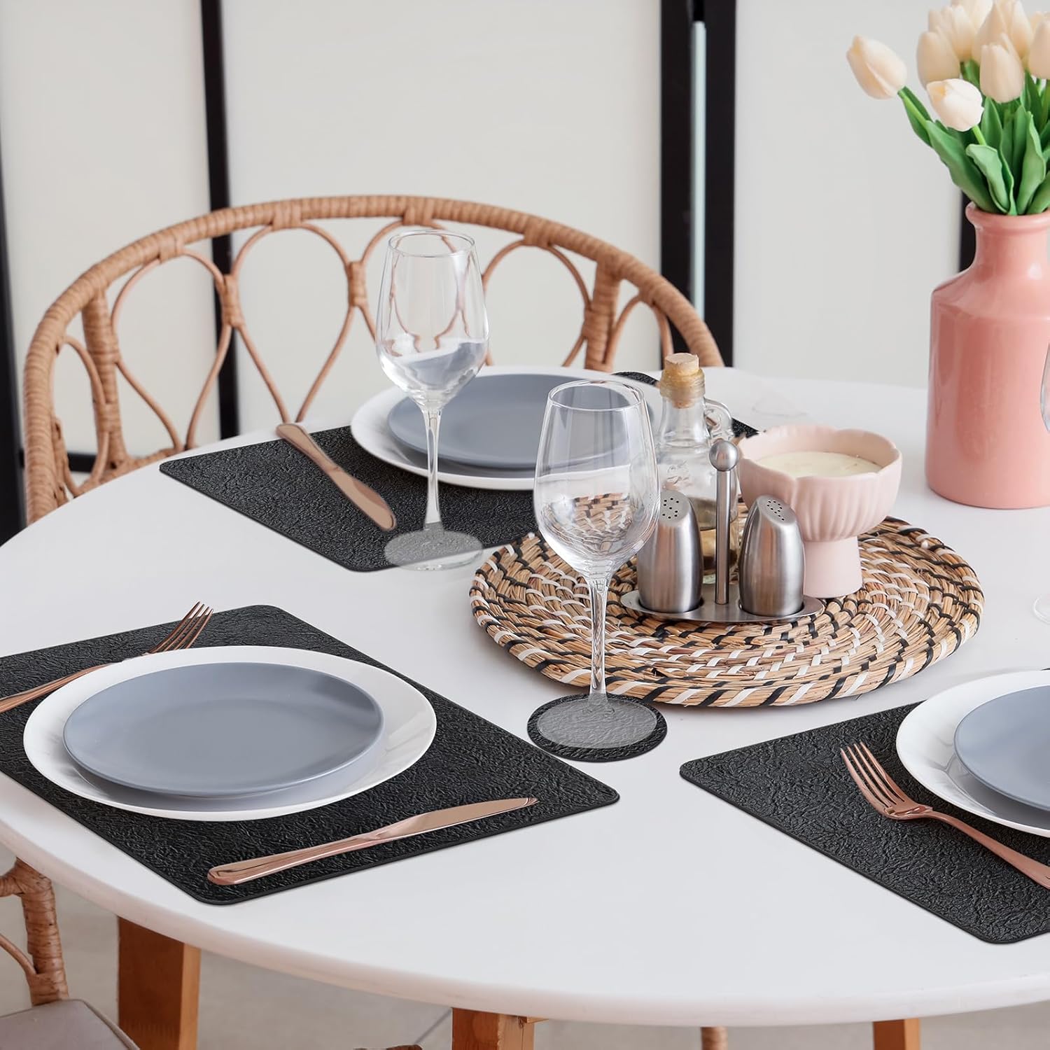 comfoyar Faux Leather Placemats Set of 6 with Coasters, 12x17inch Non-Slip Heat Resistant Dual-Sided Black Crackled Place Mats, Washable Waterproof Table Mats for Kitchen Dining Party Table Decoration