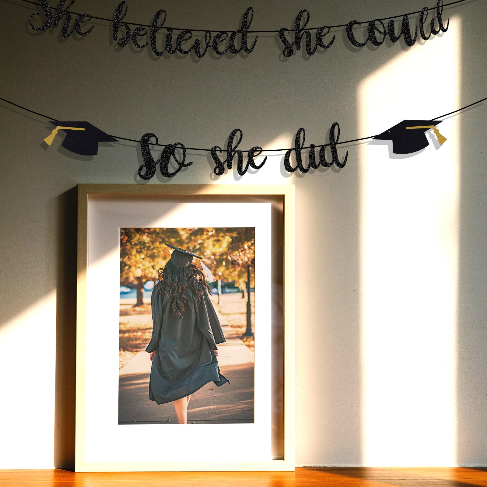 Glitzer-Banner „She Believed She Could So She Did“ – Abschluss 2025, 3 Meter