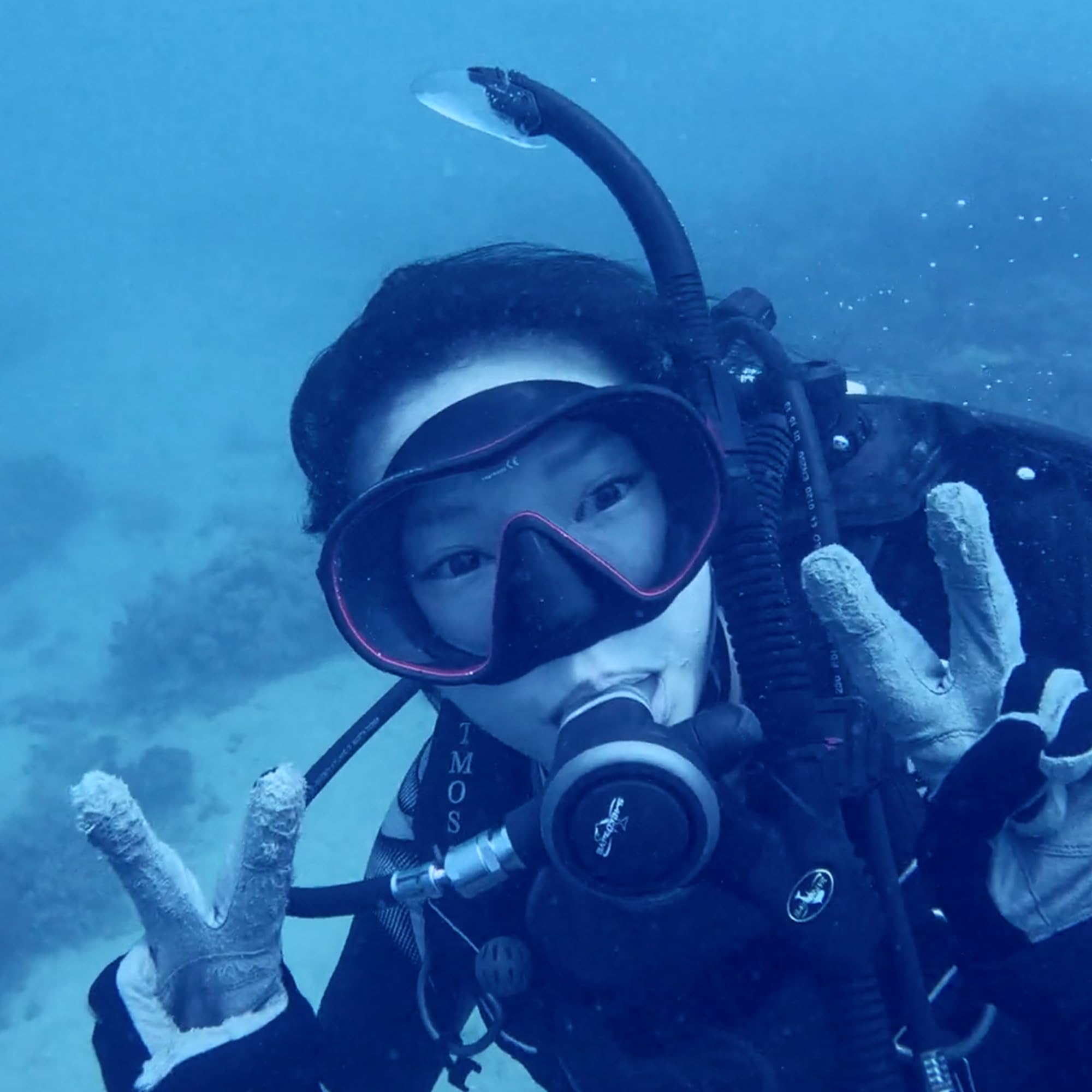 Aquata Snorkeling Gear for Adults - Semi-Dry Top Adult Snorkel Gear