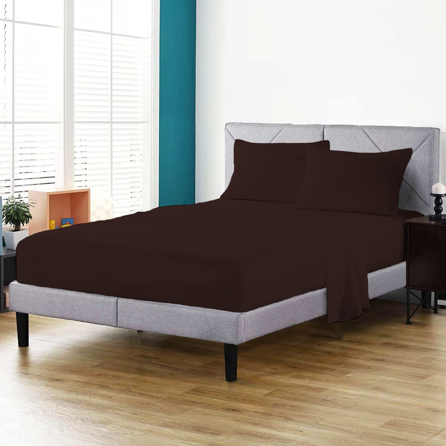 100% Egyptian Cotton Fitted Sheet 200 Thread Count Hotel Quality Soft & Crisp Cotton Caravan Campervan Bed Fitted Sheet (Chocolate, Super King)
