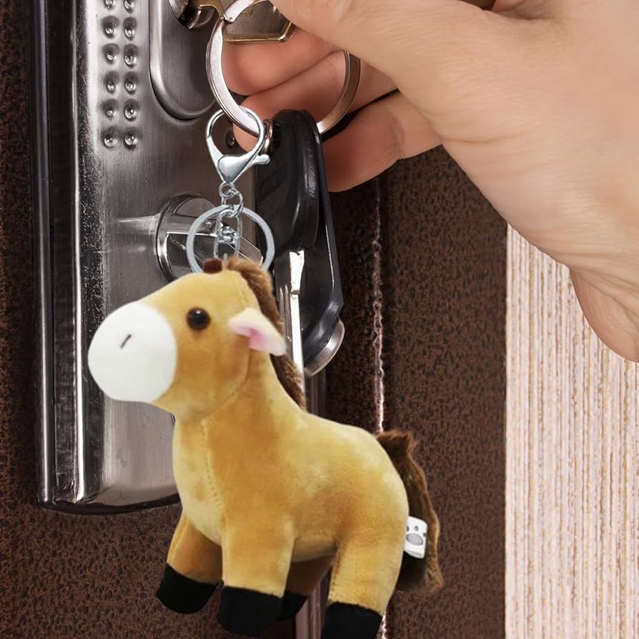 【1109 - 5】摘ままれにゃんこのキーホルダー／ペンダント キーホルダー 猫 ねこ ネコ かわいい キーリング ペンダント 猫