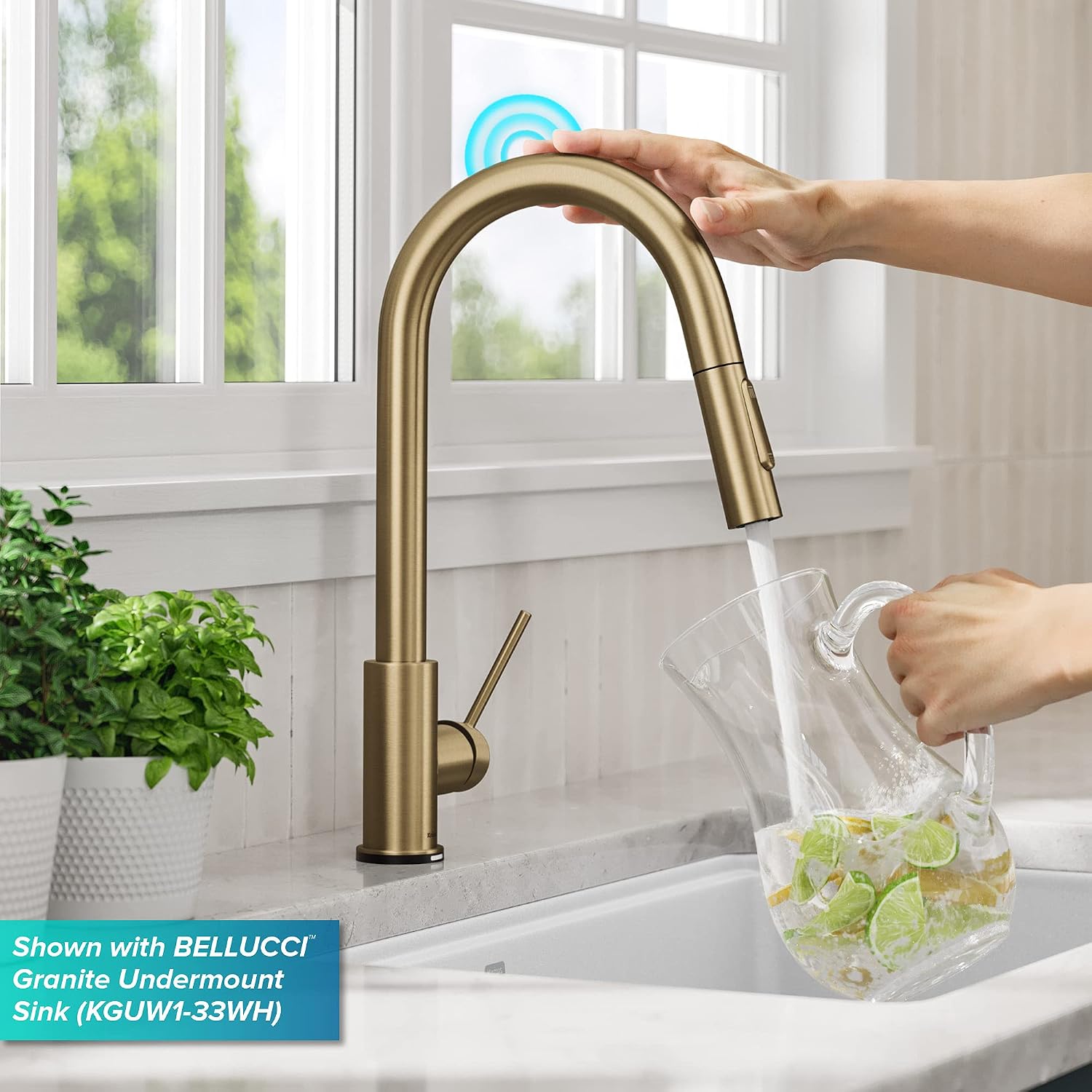 KRAUS Oletto Contemporary Single-Handle Touch Kitchen Sink Faucet with Pull Down Sprayer in Brushed Gold, KTF-3104BG