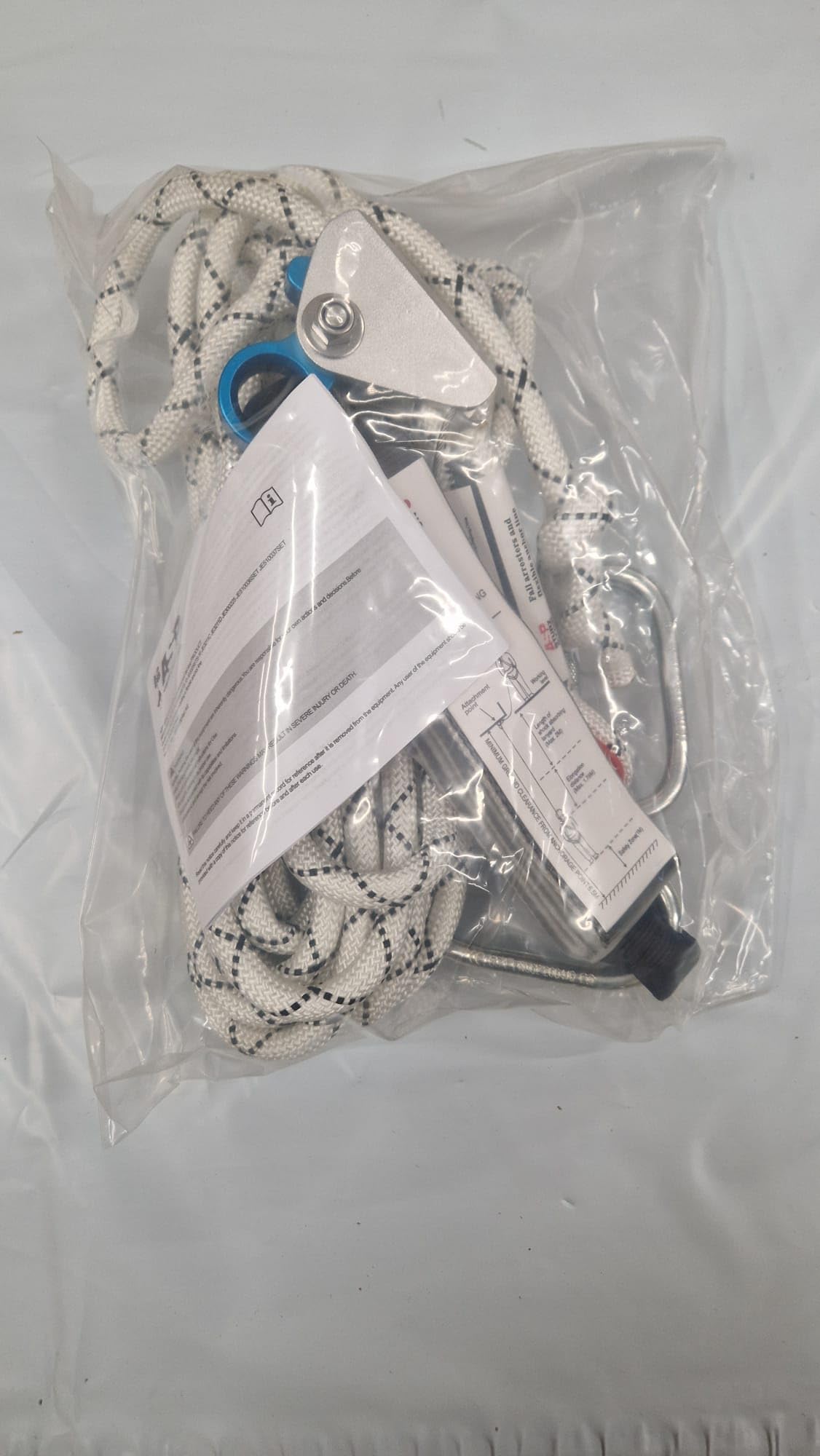 Generisch Fallschutz Set Profi Auffangurt inkl. 10m Seil, Falldämpfer + Gerüstkarabiner + Karabiner + Tasche und Arbeitshandschuhe