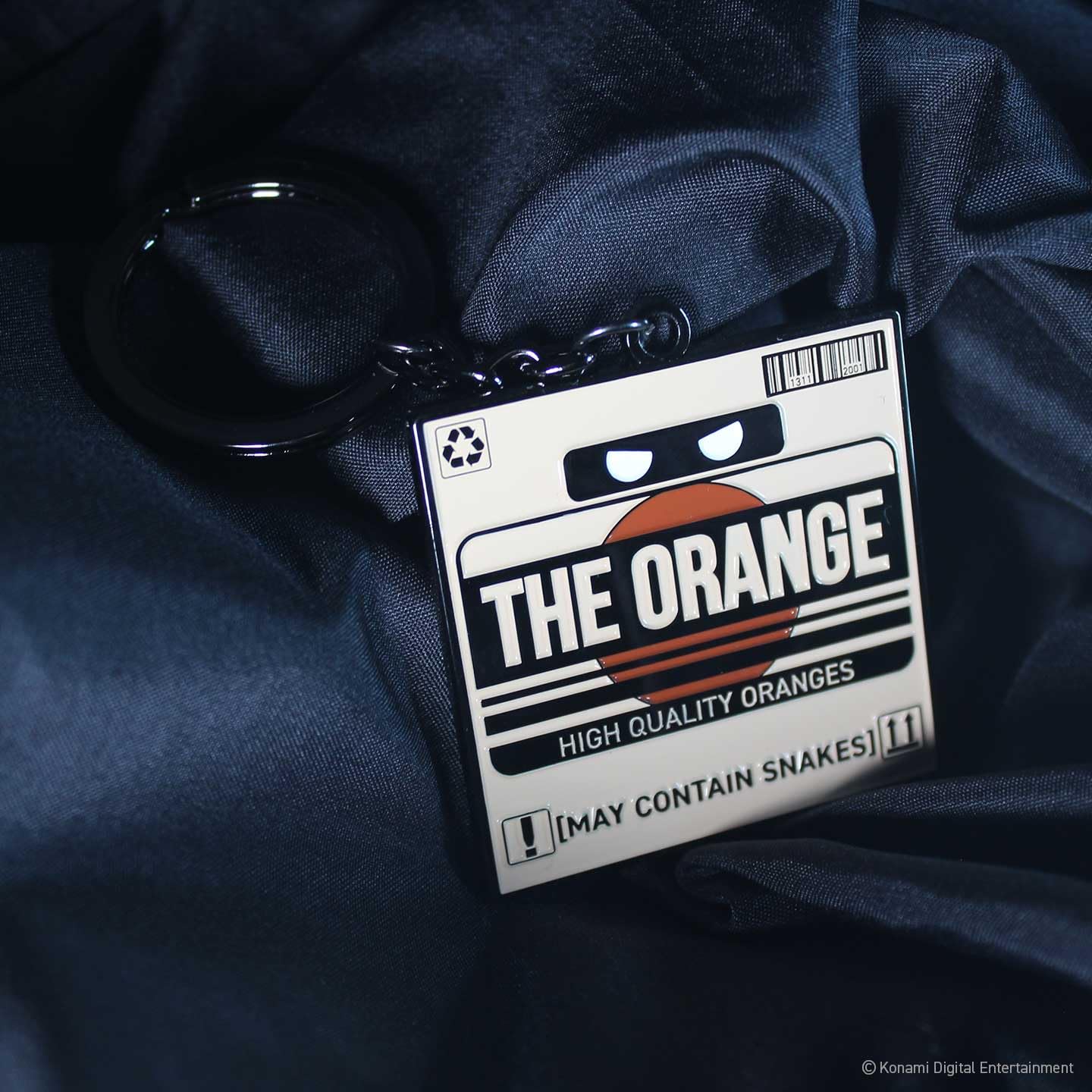 Portachiavi Metal Gear Solid 2 The Orange Cardboard Box Limited Edition - Official Metal Collectible Ispirato al classico gioco Stealth - Regalo per giocatori e fan di MGS