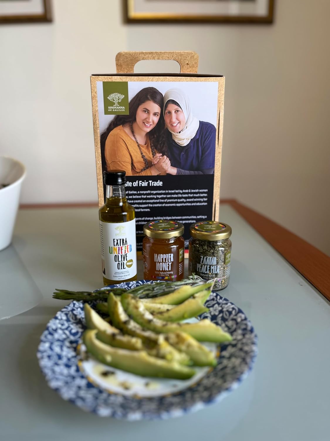 SINDYANNA OF GALILEE Extra Virgin Olive Oil, Natrual Honey and Zatar, 3 Pack, Gift Set (Oil/Honey/Zatar Set)