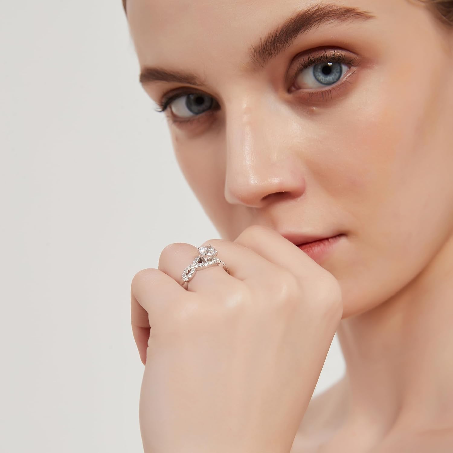 THELANDA 1CT Genuine Moissanite or Simulated Diamond Luxury Vintage Infinity Twisted Vine Engagement Ring Halo Bridal Ring