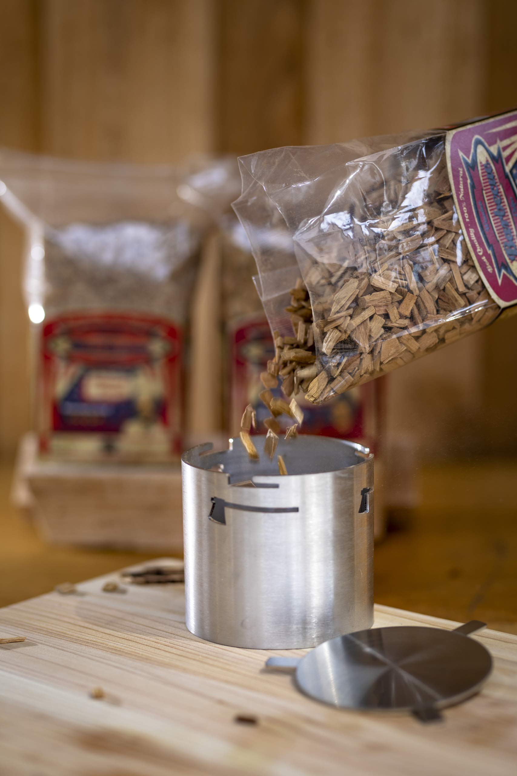 Axtschlag Räucherbox Smoker Cup, für Räuchermehl und Räucherchips in Kohle-, Gas- und Elektrogrills, extra starker Edelstahl, inkl. Deckel, 90 x 80 mm