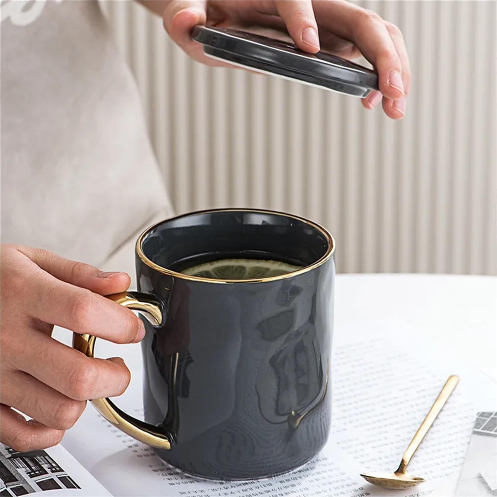 Taza con borde dorado y asa, tazas de café de cerámica, taza de té, leche, jugo, agua, regalo for pareja en casa, 2 uds. Para Boda(Light-grey)
