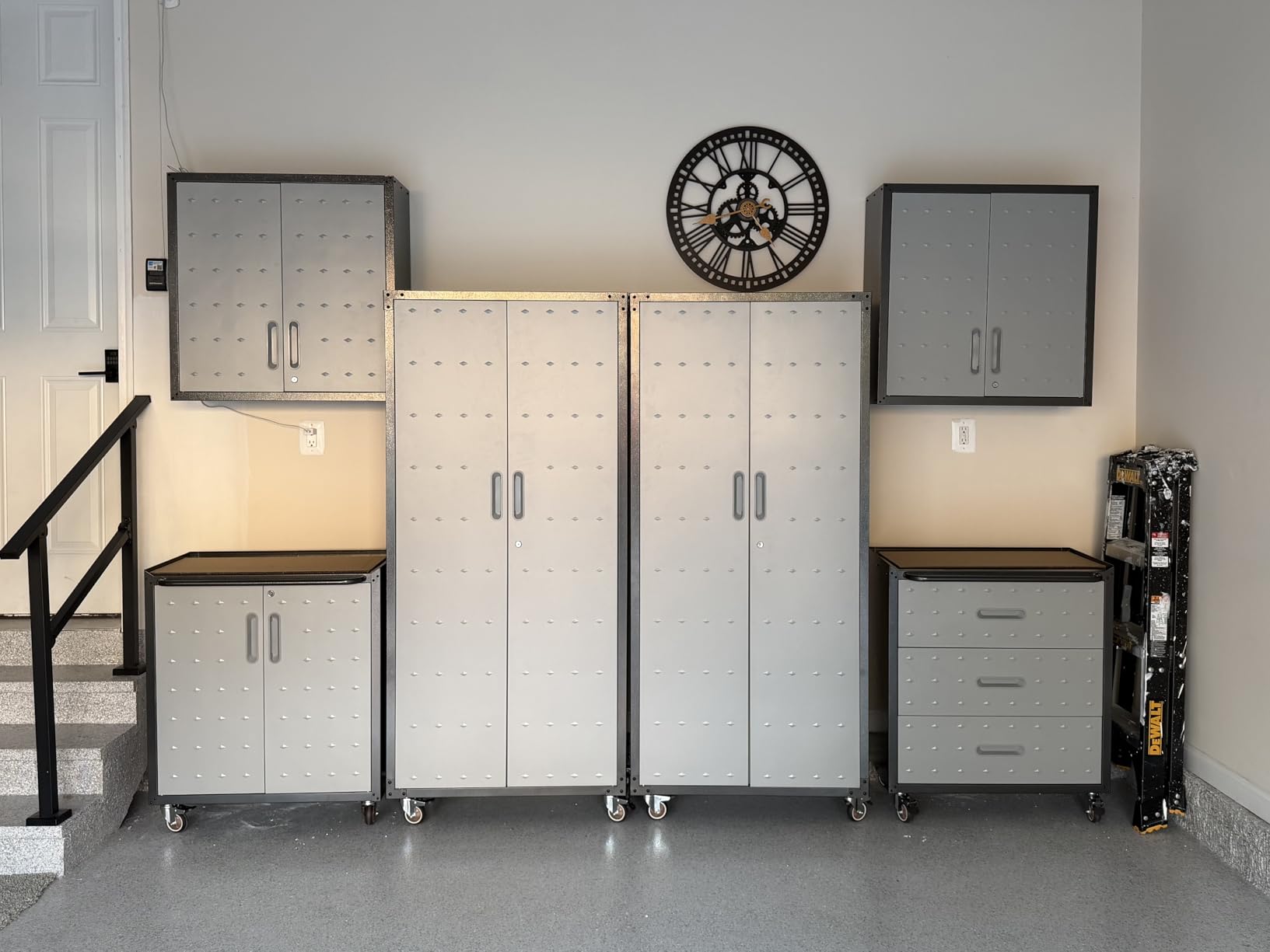 VIYET adjustable shelf system showing tools stored in tall locker and rolling drawer cabinet configurations
